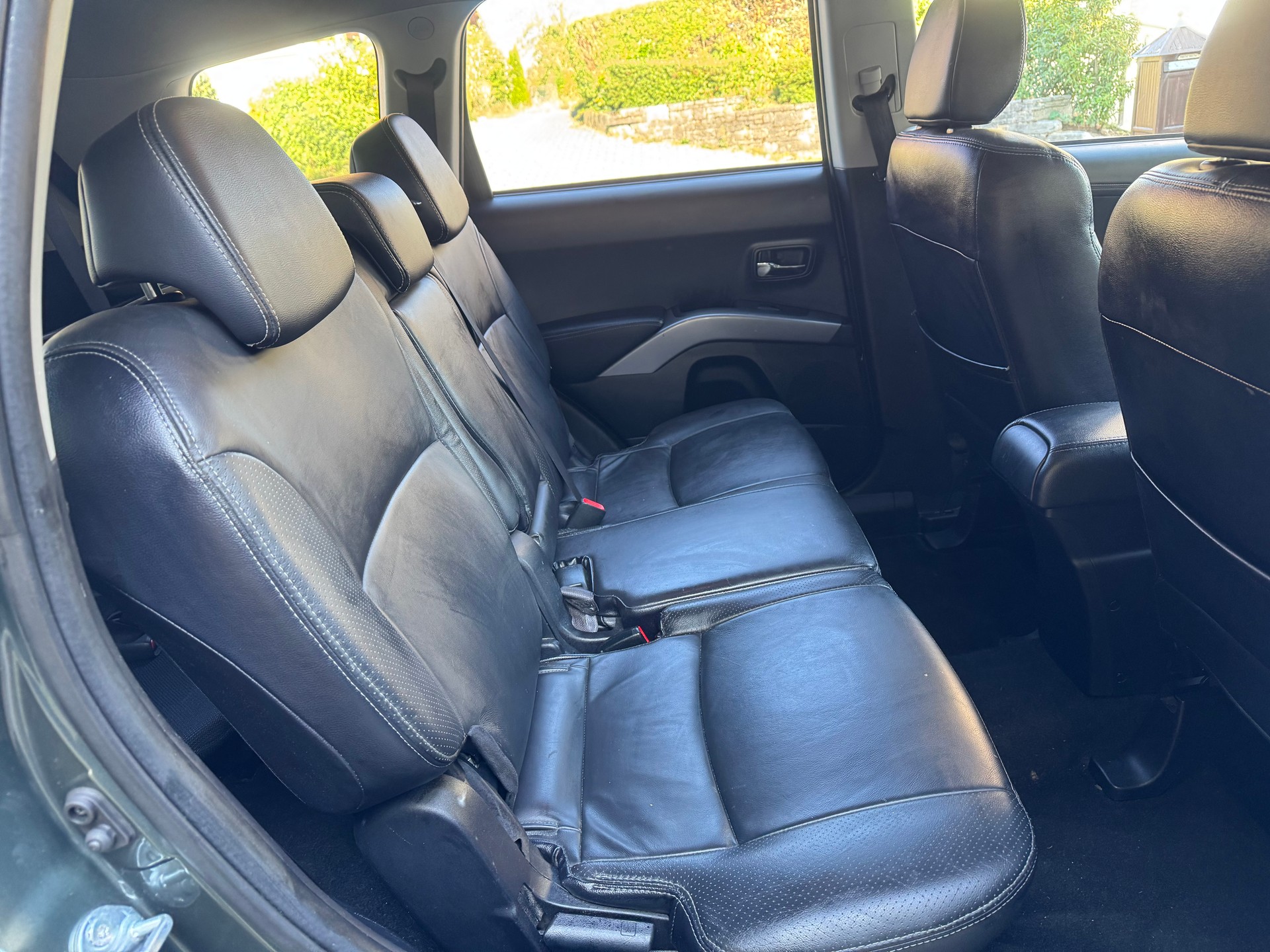 PEUGEOT 4007 2.2 HDi Platinum Edition DCS6-image-10