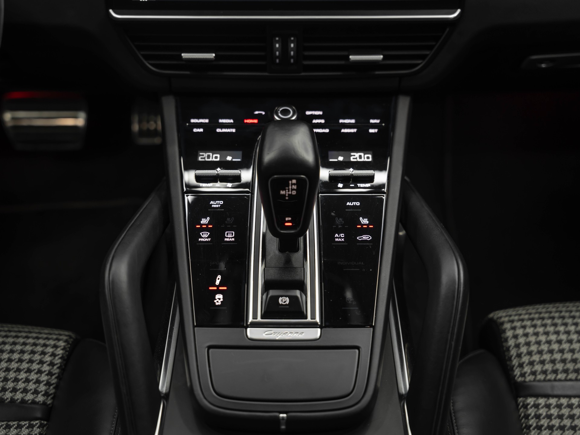 PORSCHE Cayenne Turbo Coupé-image-15