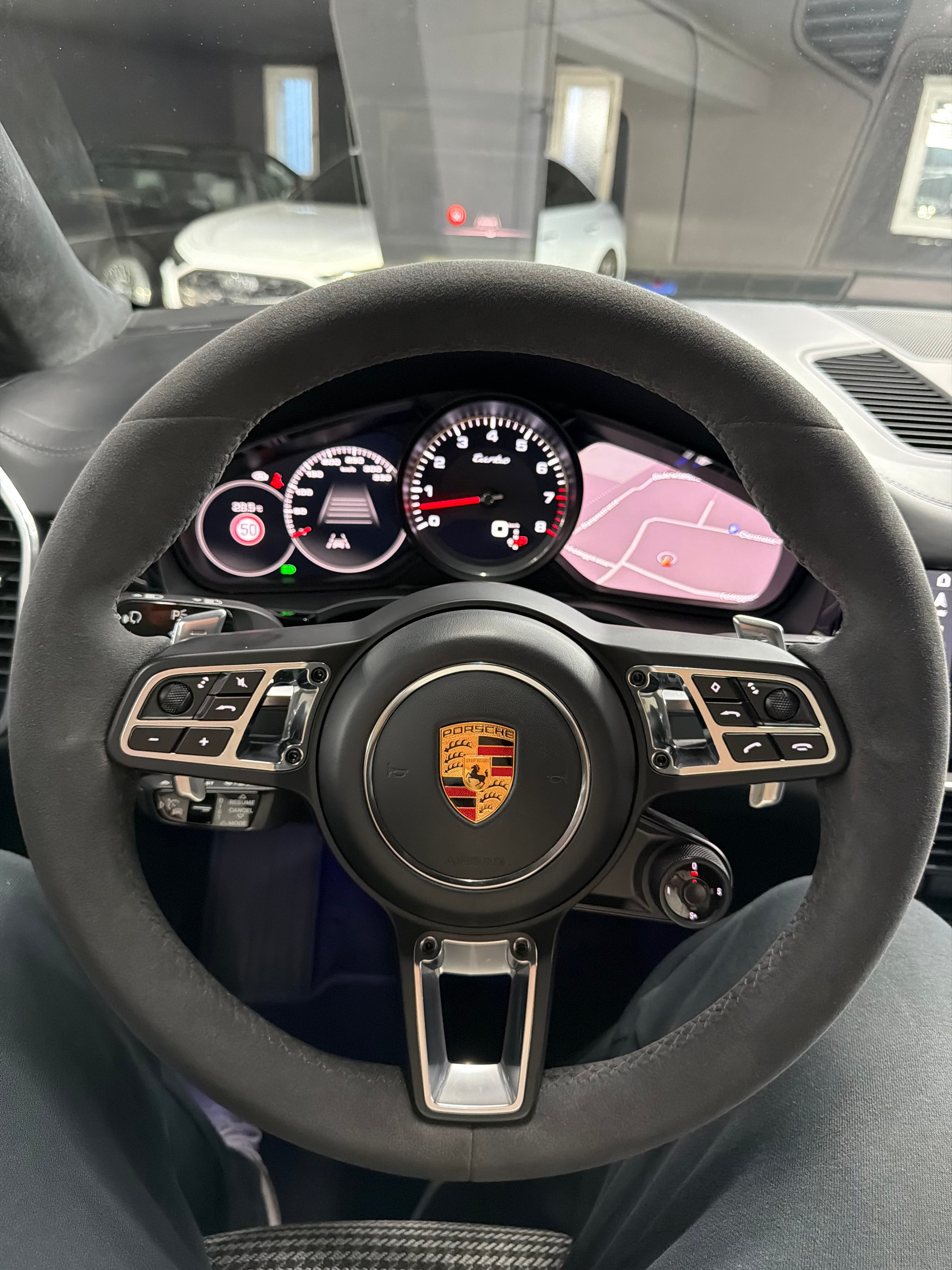 PORSCHE Cayenne Turbo Coupé-image-13