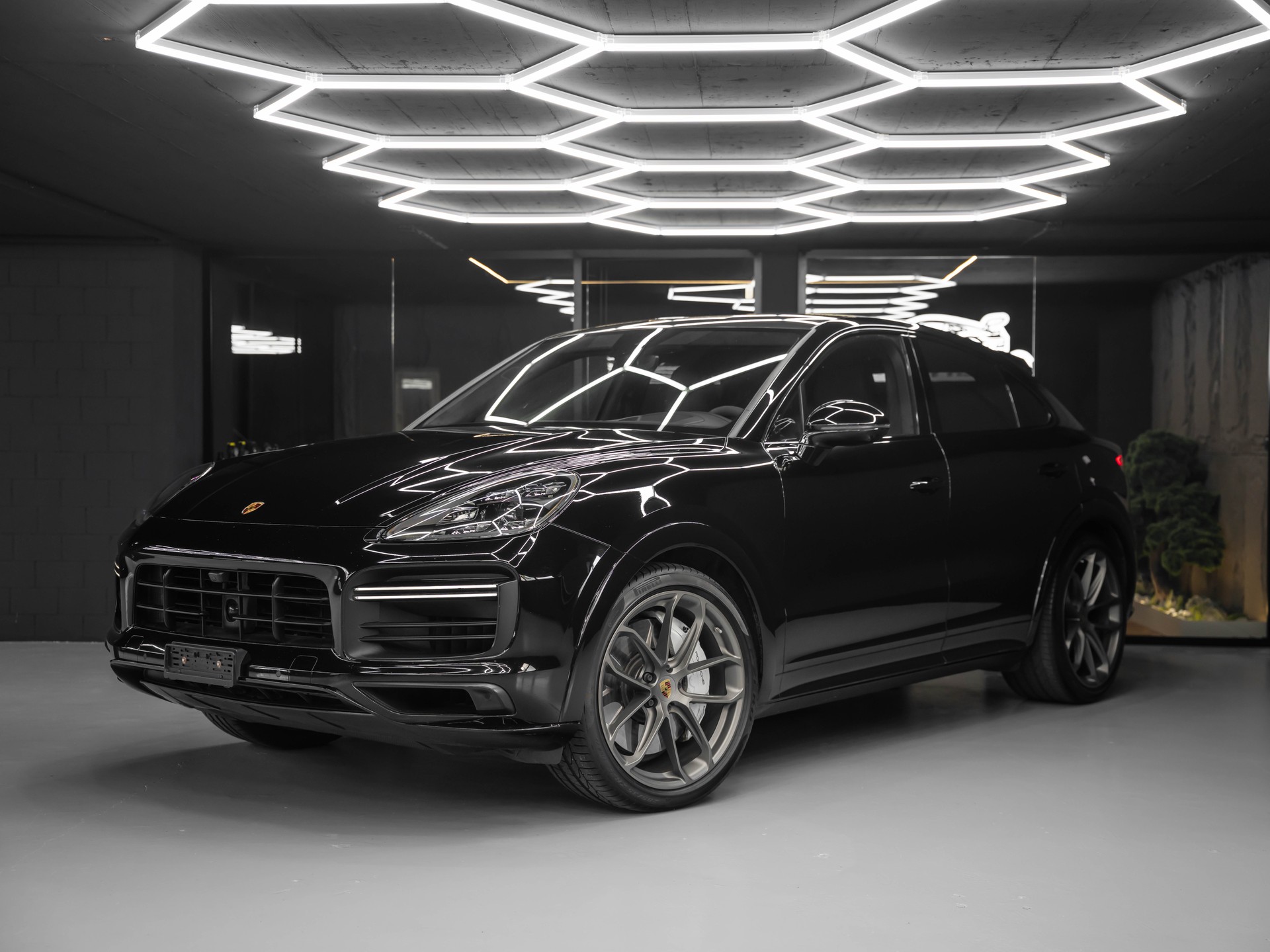 PORSCHE Cayenne Turbo Coupé-showroom-element-1
