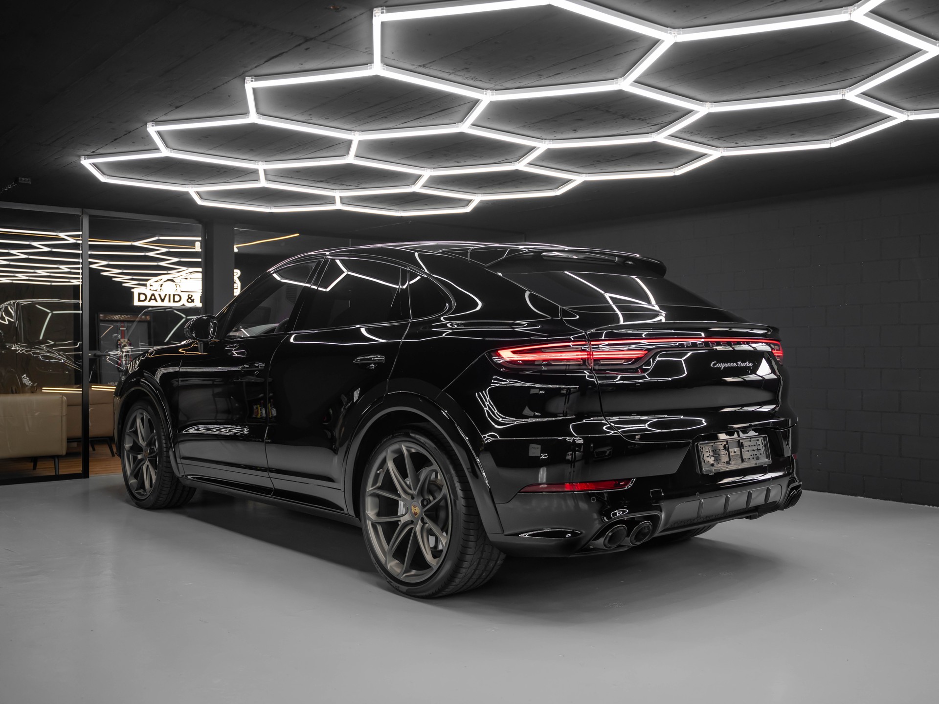 PORSCHE Cayenne Turbo Coupé-showroom-element-2