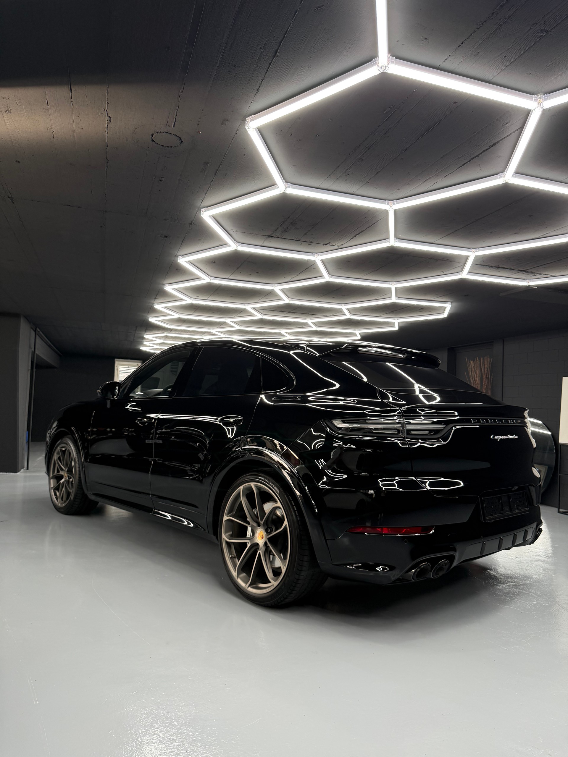 PORSCHE Cayenne Turbo Coupé-image-2