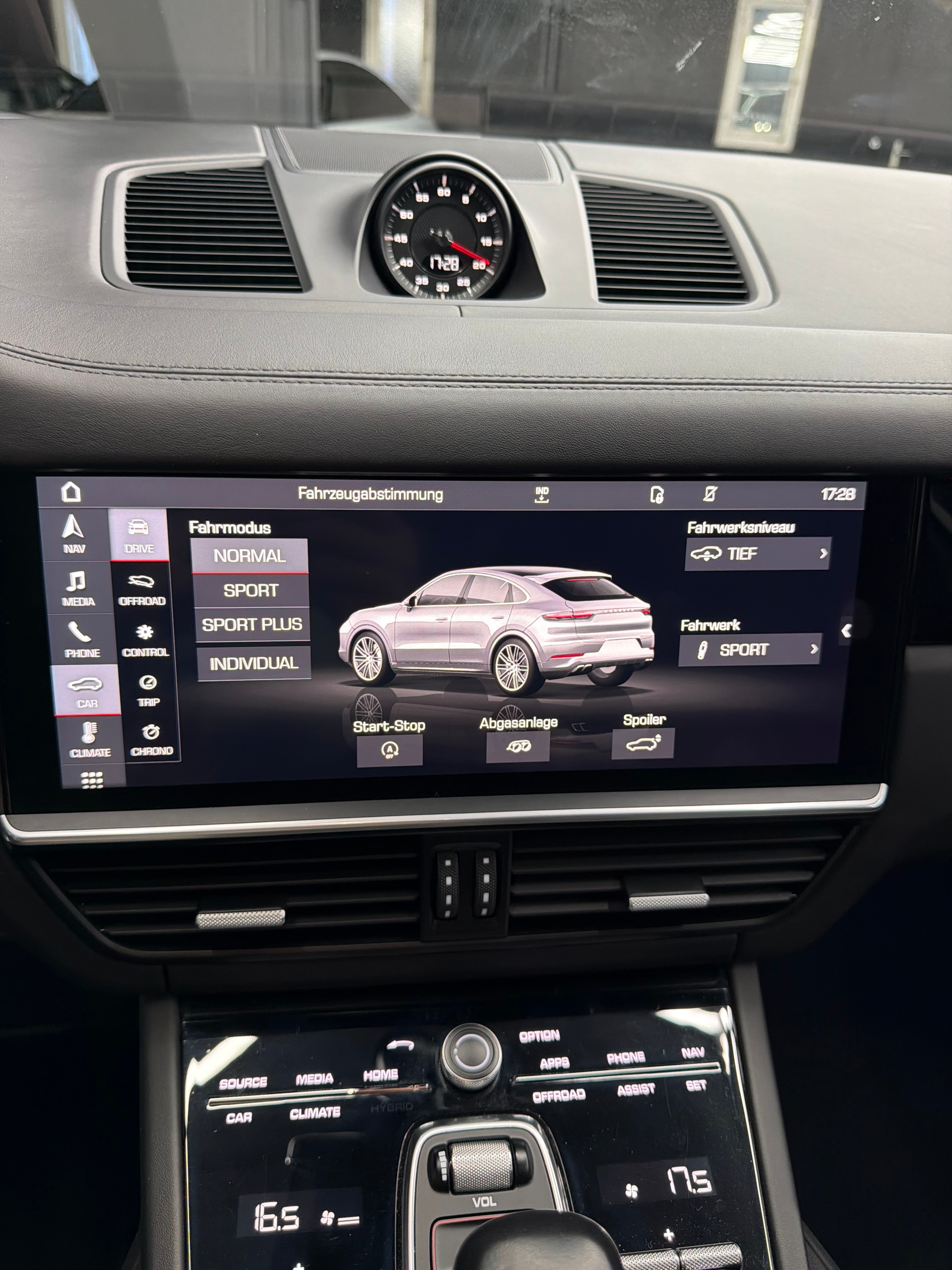 PORSCHE Cayenne Turbo Coupé-image-15
