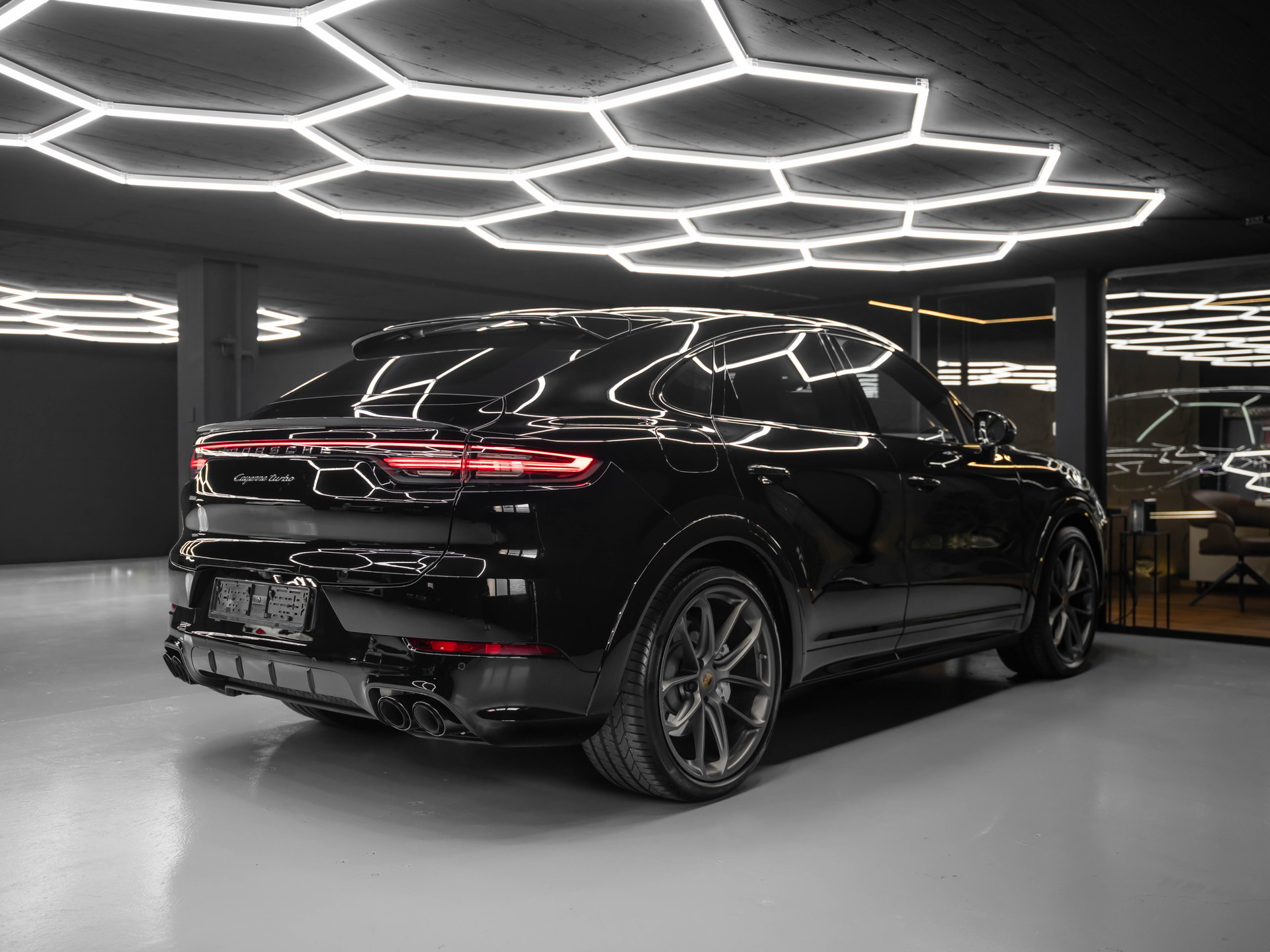 PORSCHE Cayenne Turbo Coupé-image-6
