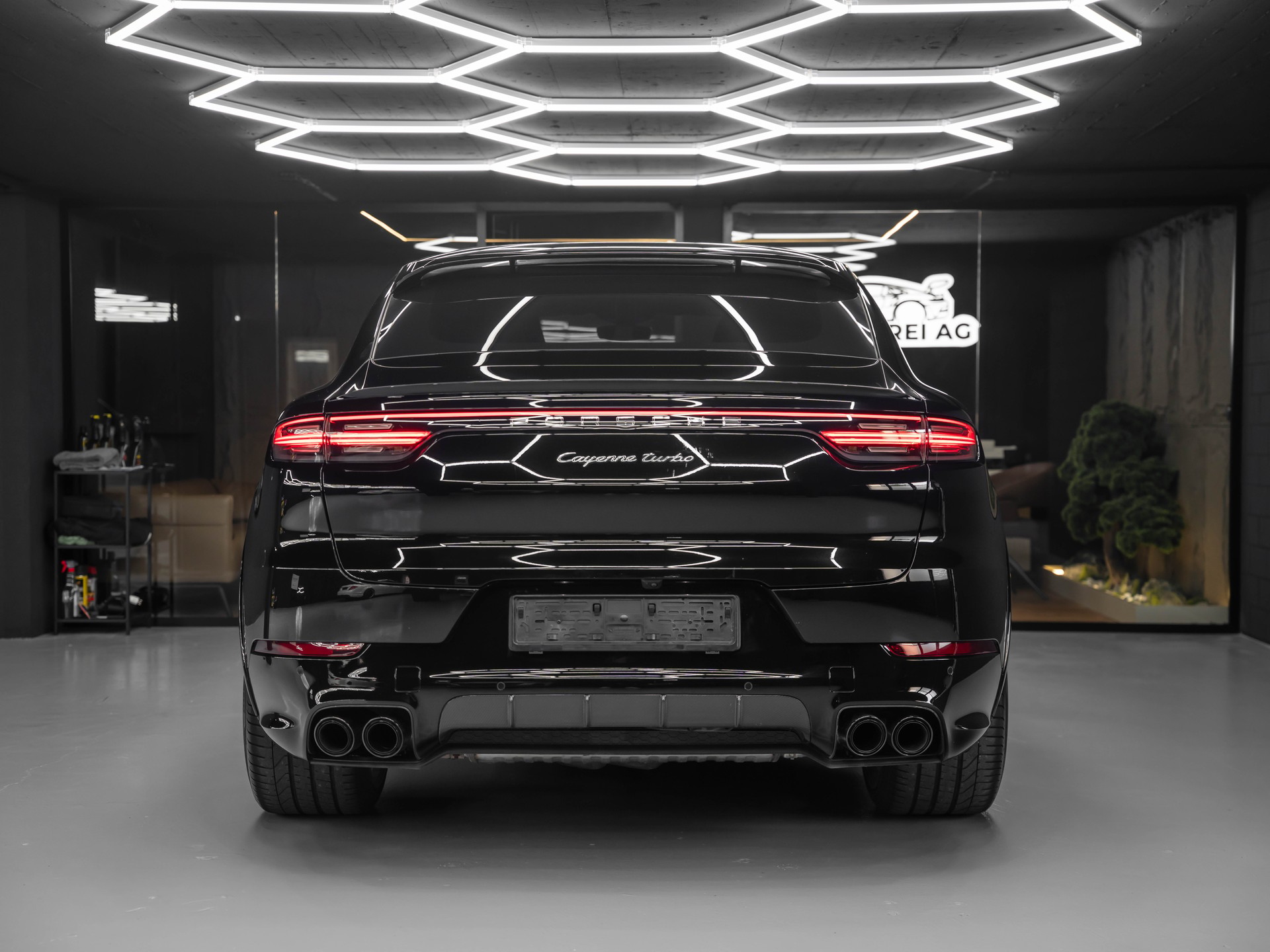 PORSCHE Cayenne Turbo Coupé-showroom-element-3