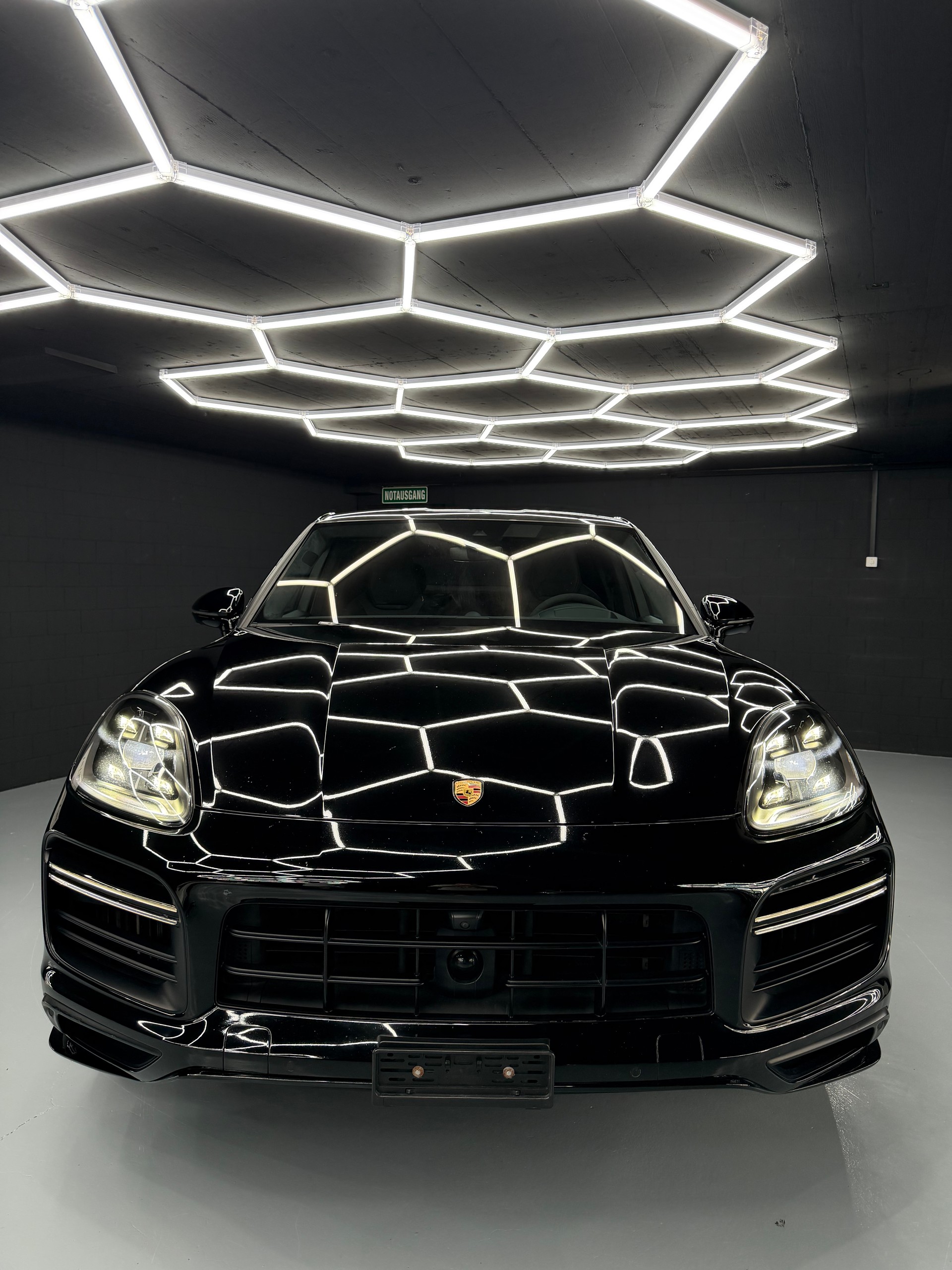 PORSCHE Cayenne Turbo Coupé-image-7