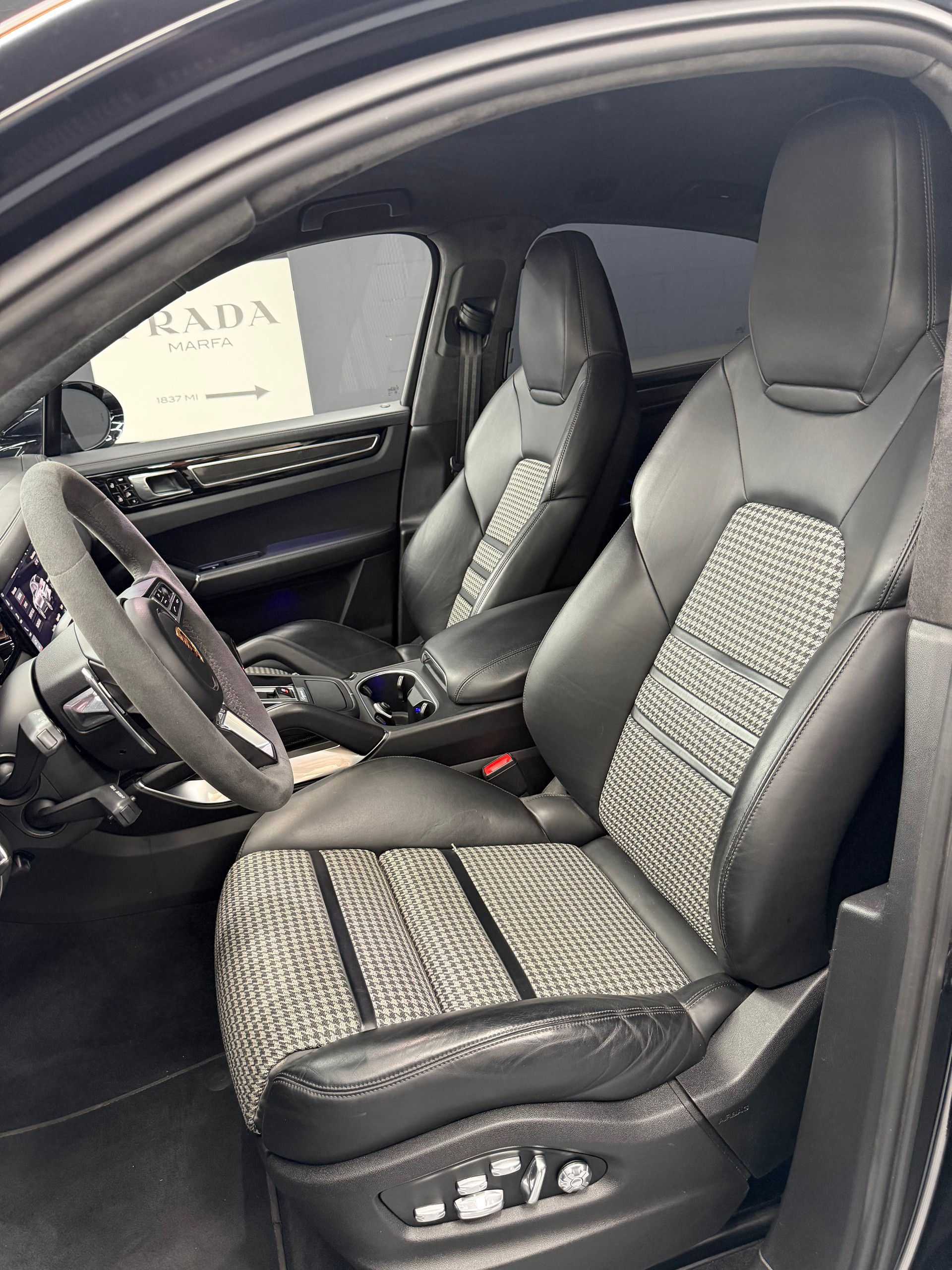 PORSCHE Cayenne Turbo Coupé-image-16