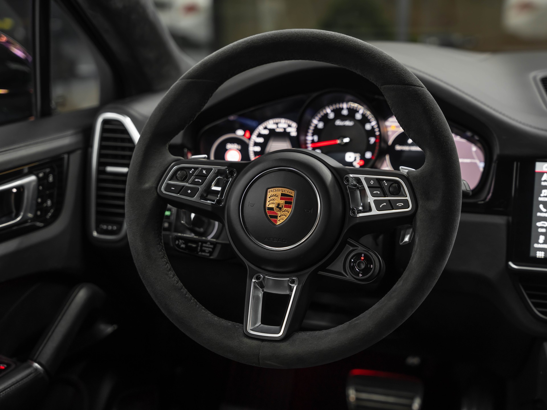 PORSCHE Cayenne Turbo Coupé-image-16