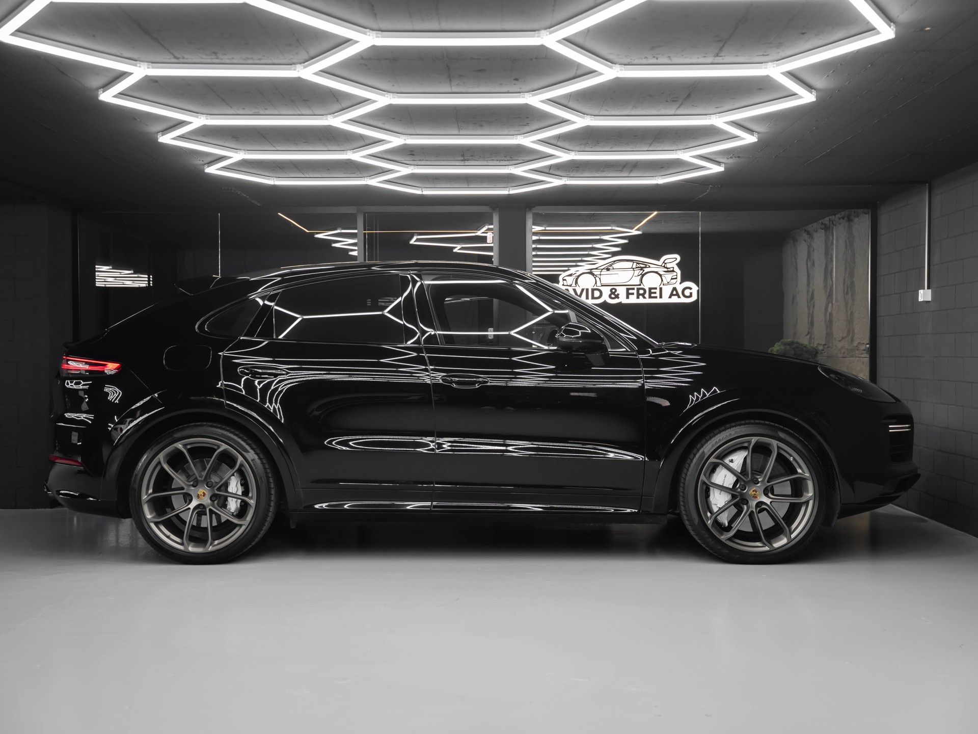 PORSCHE Cayenne Turbo Coupé-image-9