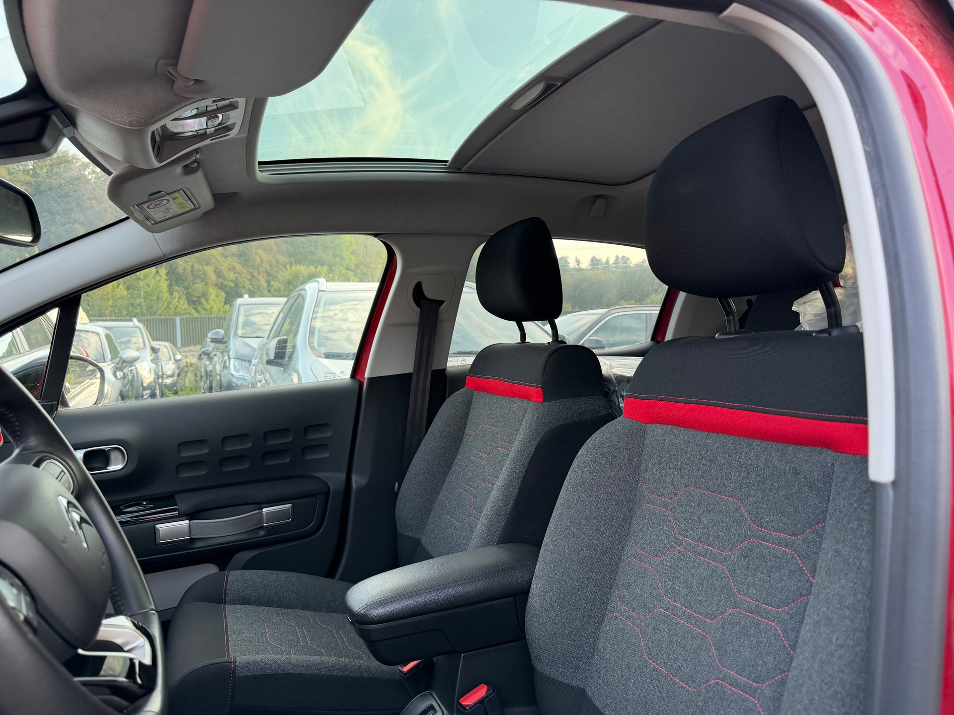 CITROEN C3 1.2i PureTech Shine EAT Automat -frisch ab Mfk-image-8