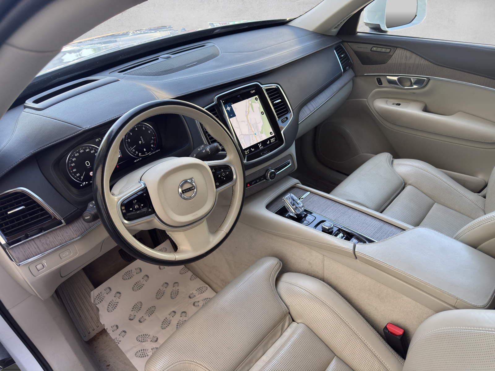 VOLVO XC90 B6 Benzin Mild Hybrid AWD Inscription Geartronic-image-16