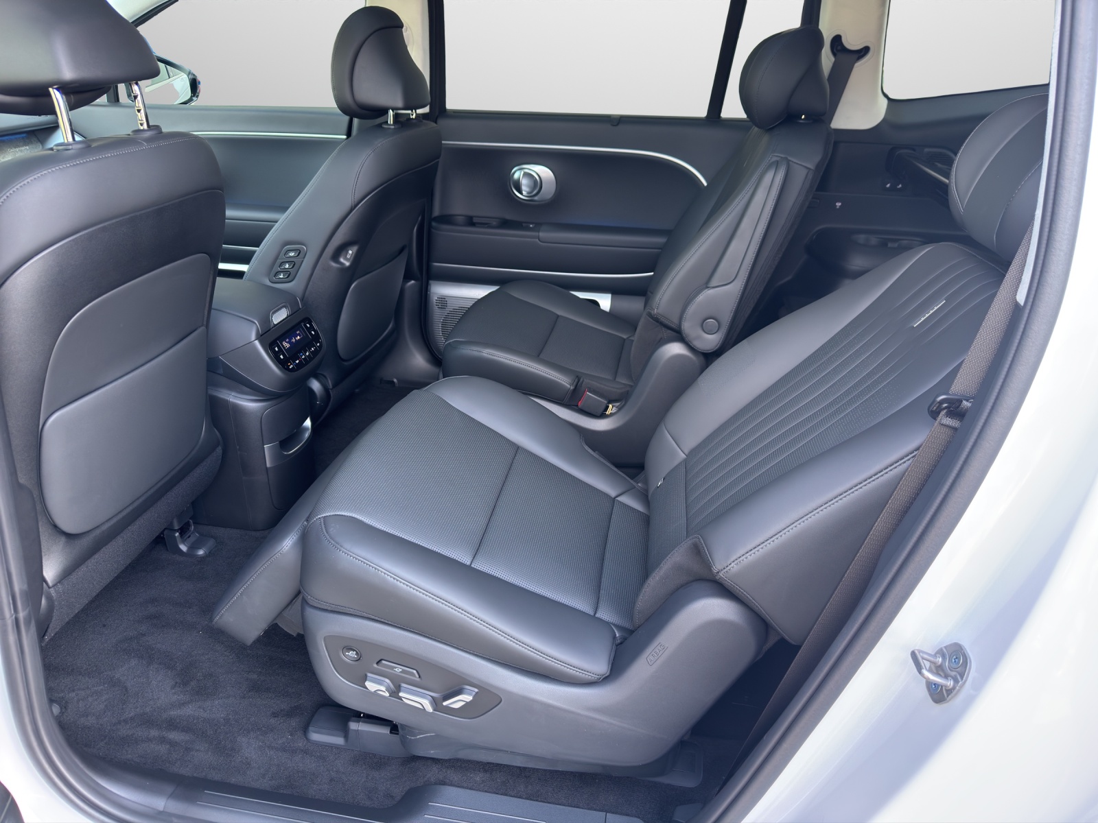 HYUNDAI Ioniq 9 110 kWh Calligraphy 4WD+ 6P-image-7