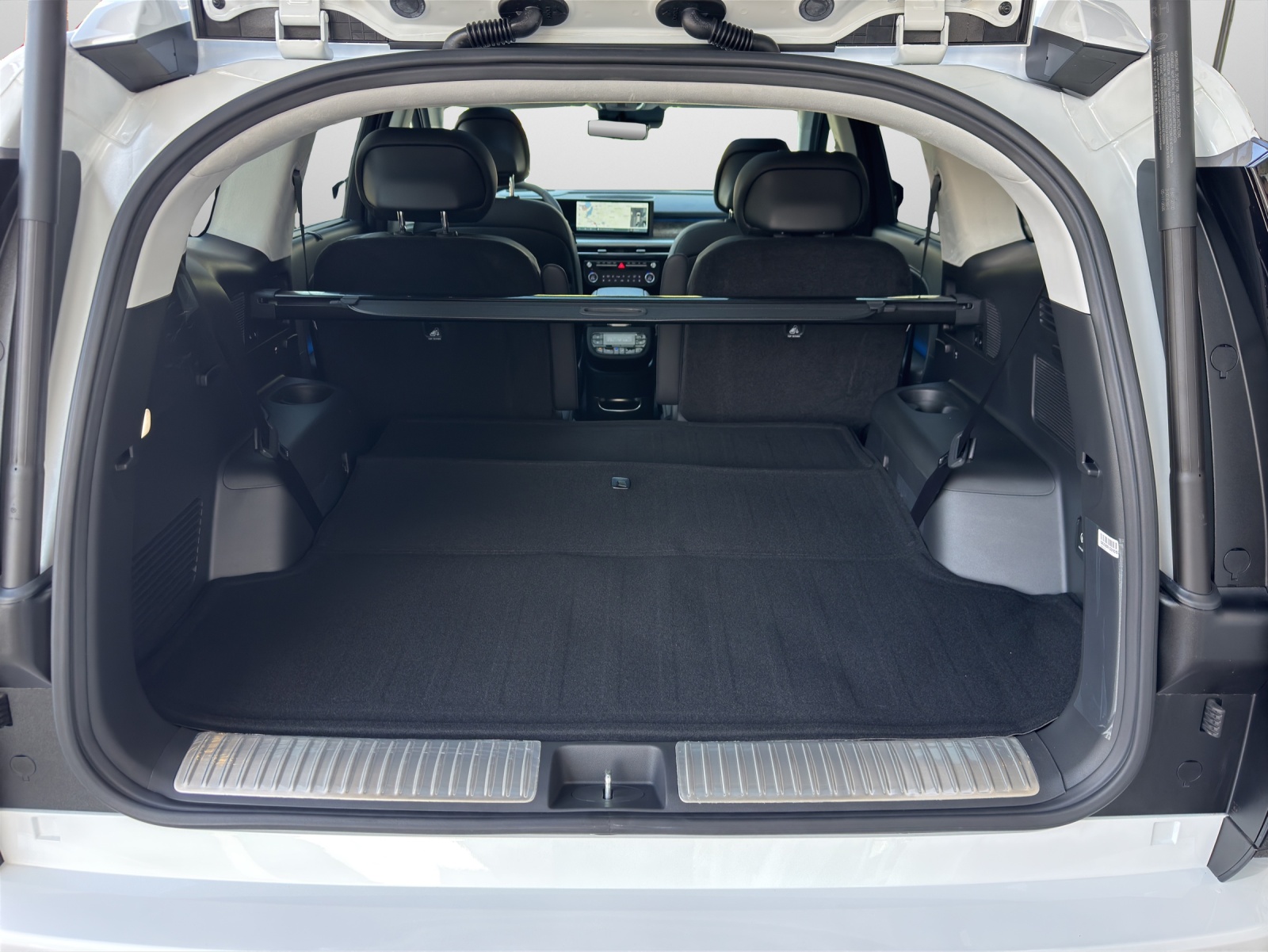 HYUNDAI Ioniq 9 110 kWh Calligraphy 4WD+ 6P-image-11