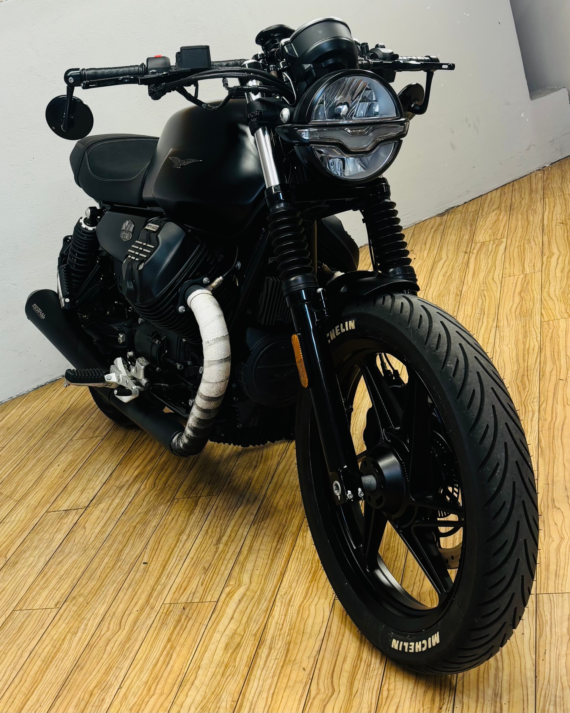MOTO GUZZI V7 IV 850 Stone