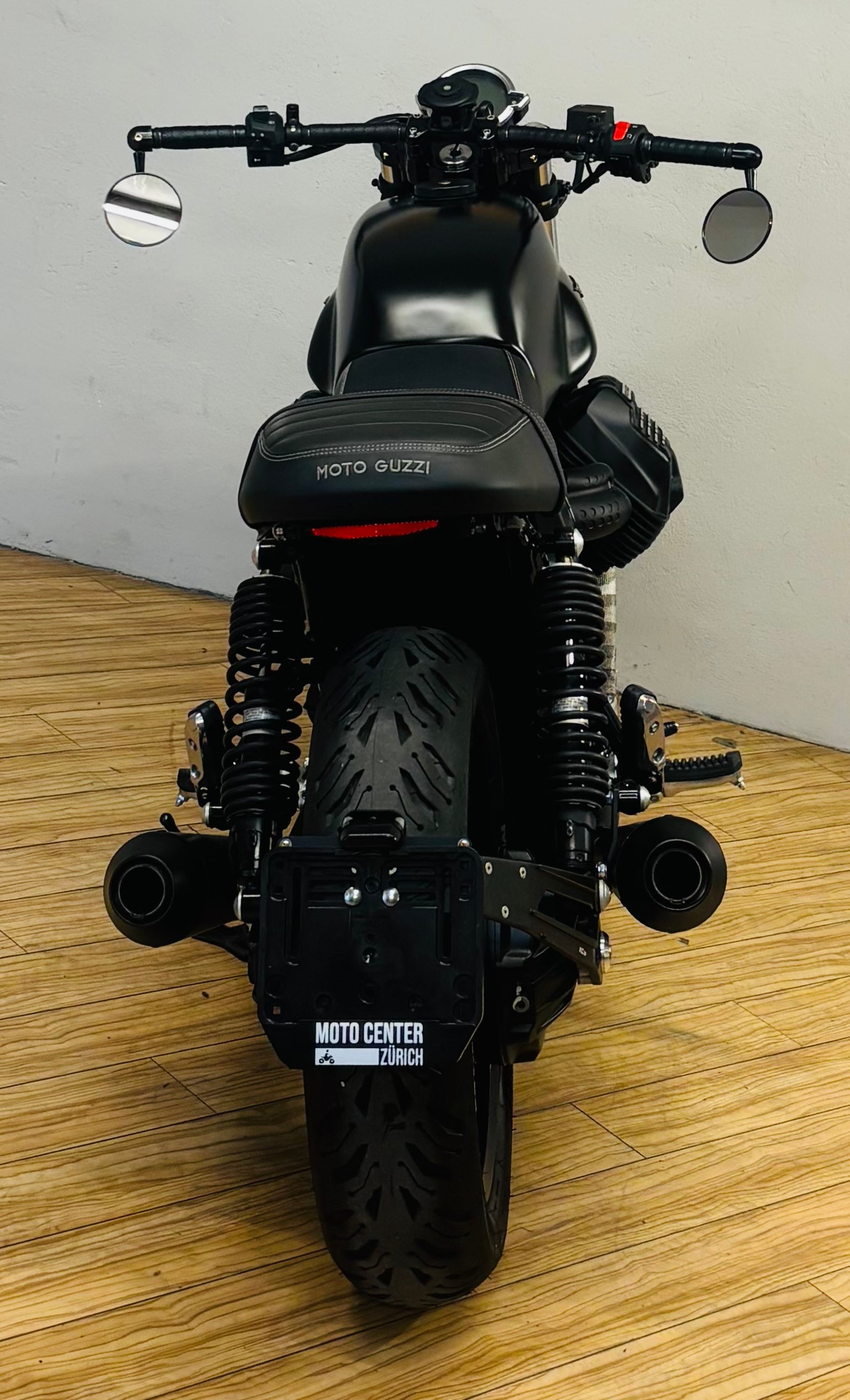 MOTO GUZZI V7 IV 850 Stone-showroom-element-3