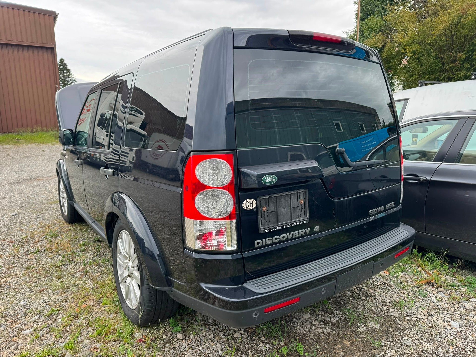 LAND ROVER Discovery 3.0 SDV6 HSE Automatic-image-3