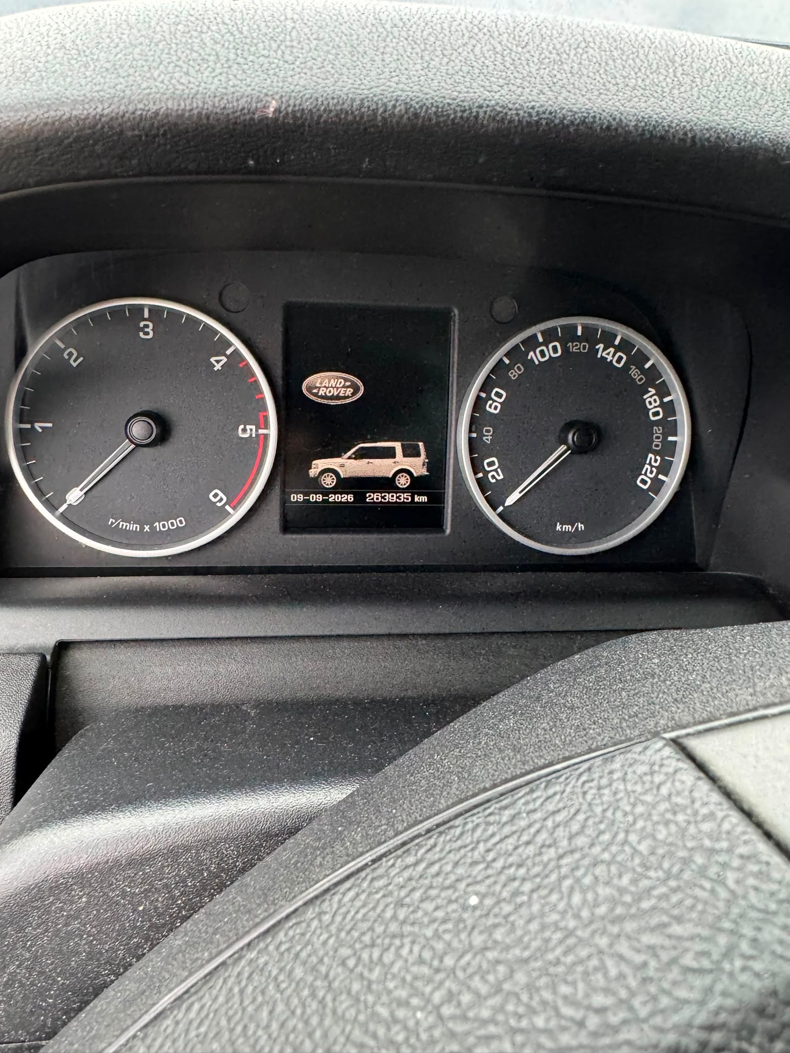 LAND ROVER Discovery 3.0 SDV6 HSE Automatic-image-7