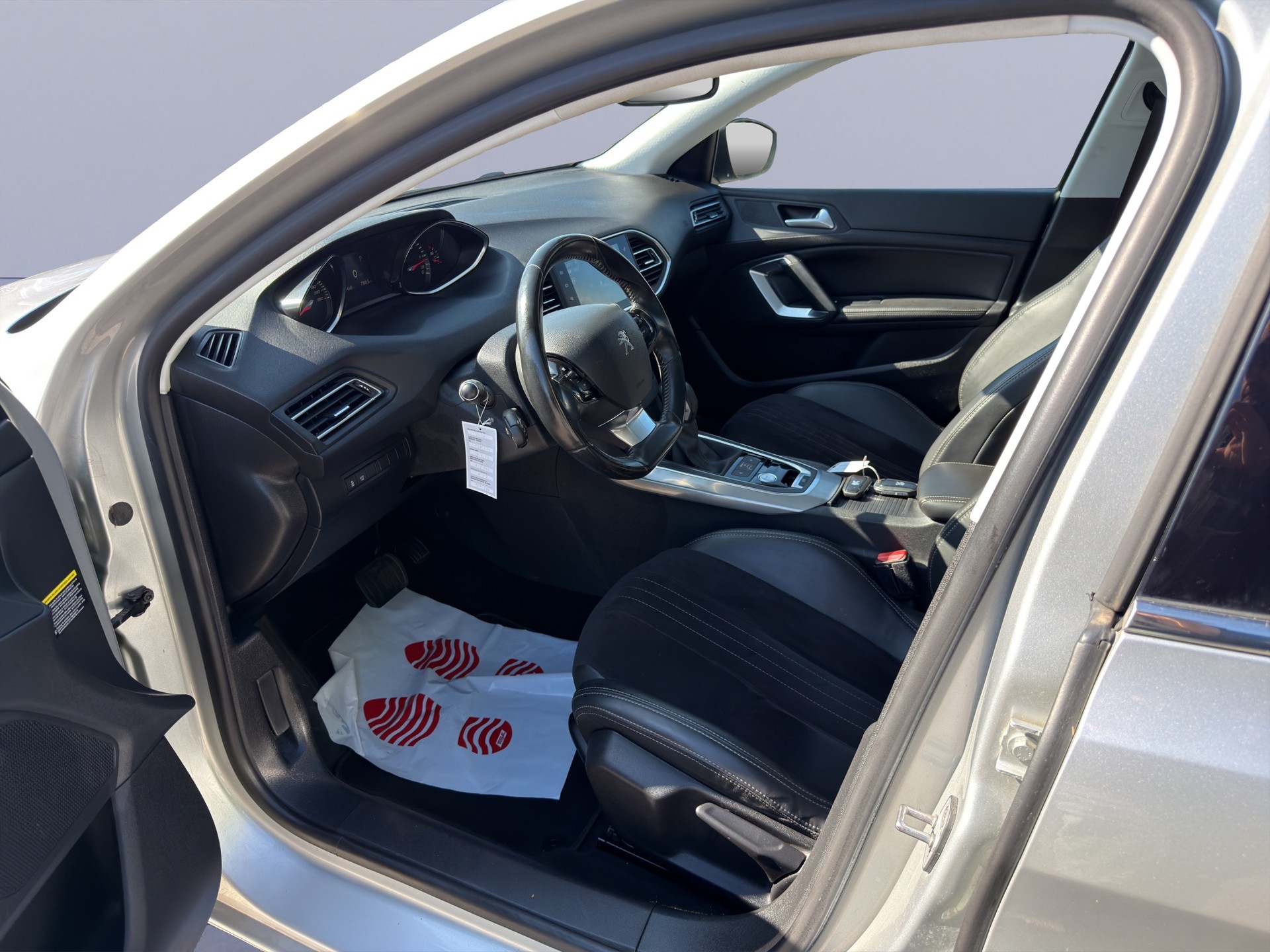 PEUGEOT 308 SW 2.0 BlueHDI GT Automatic-image-9