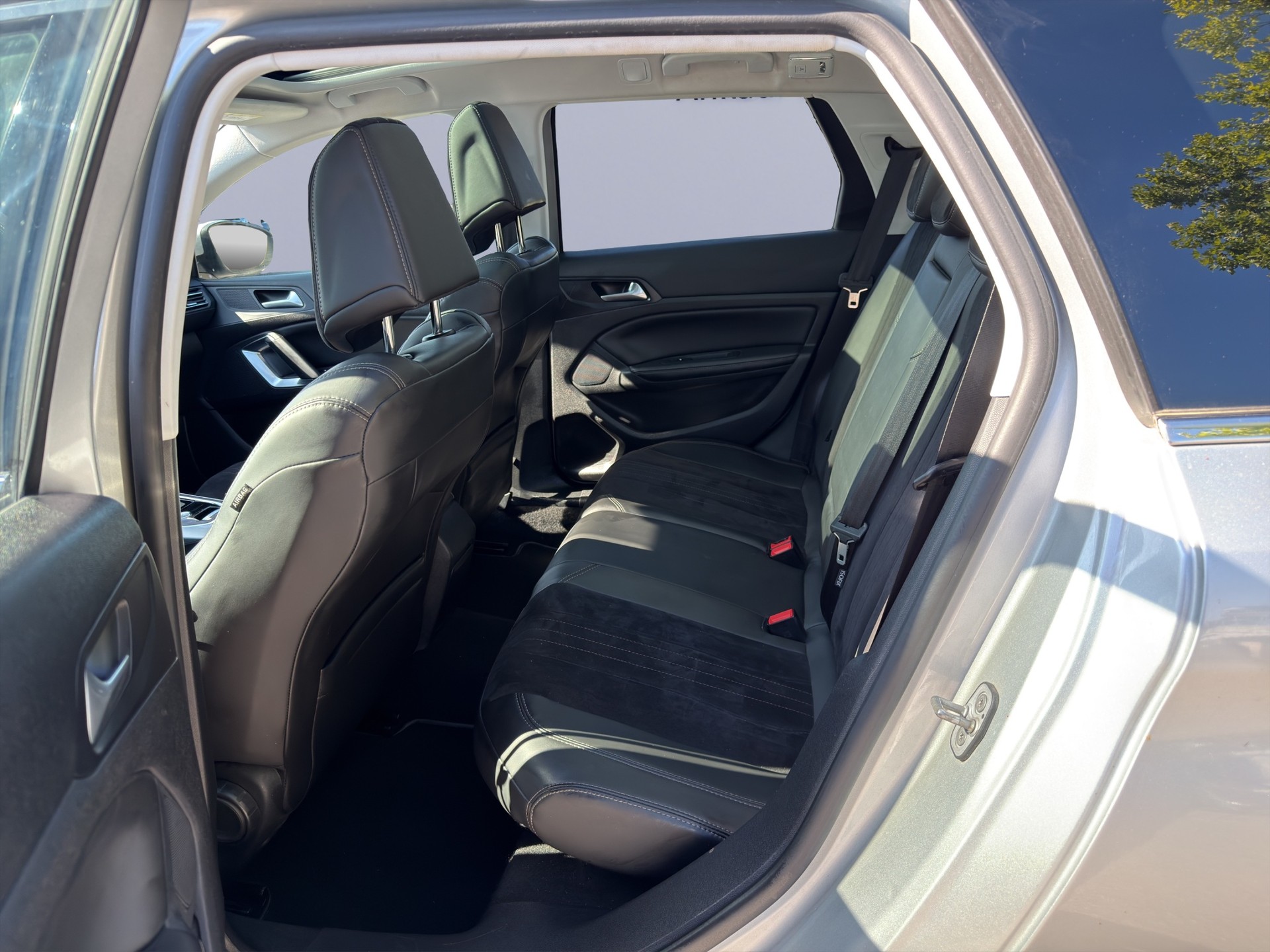 PEUGEOT 308 SW 2.0 BlueHDI GT Automatic-image-13