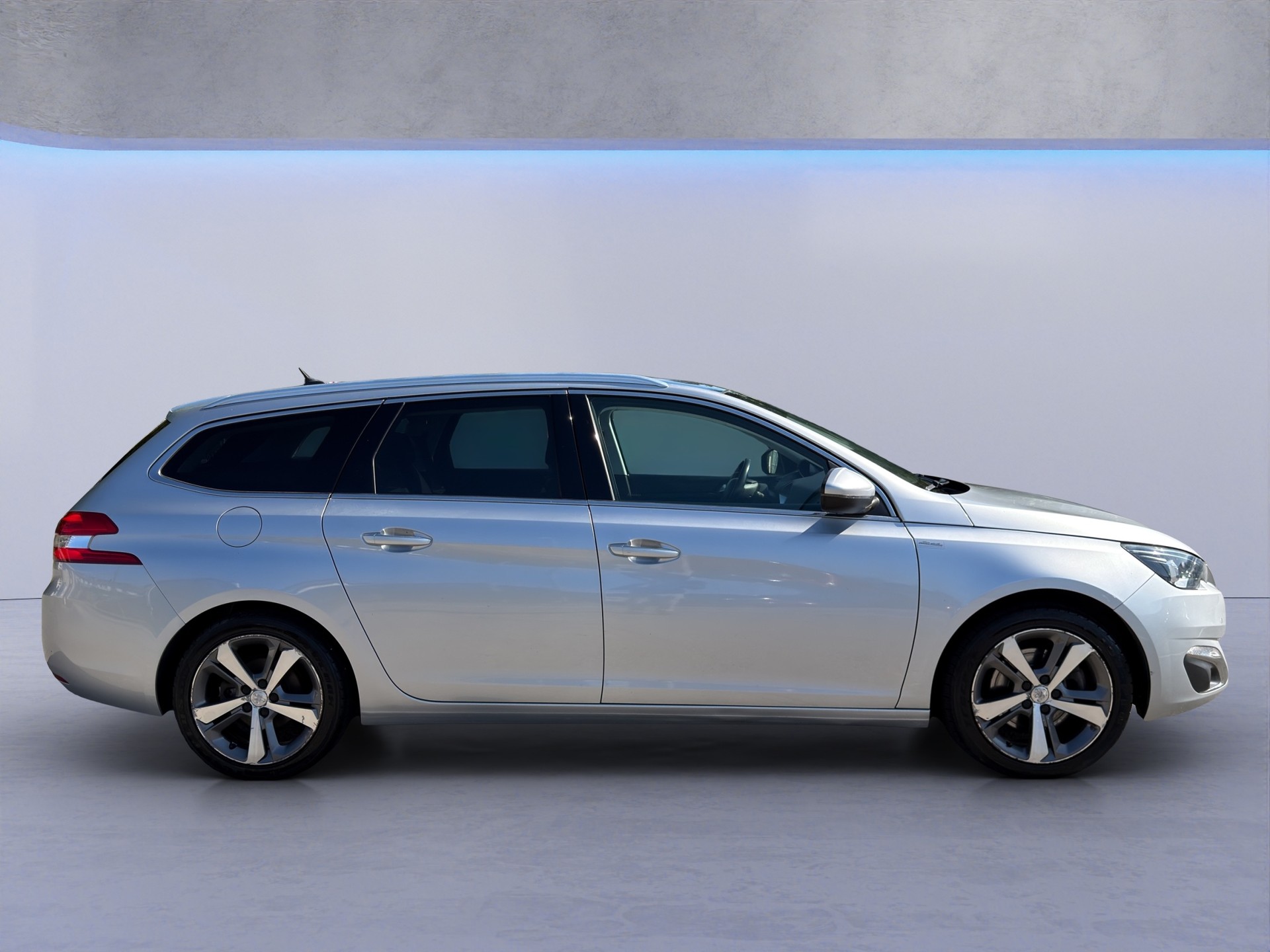 PEUGEOT 308 SW 2.0 BlueHDI GT Automatic-image-3