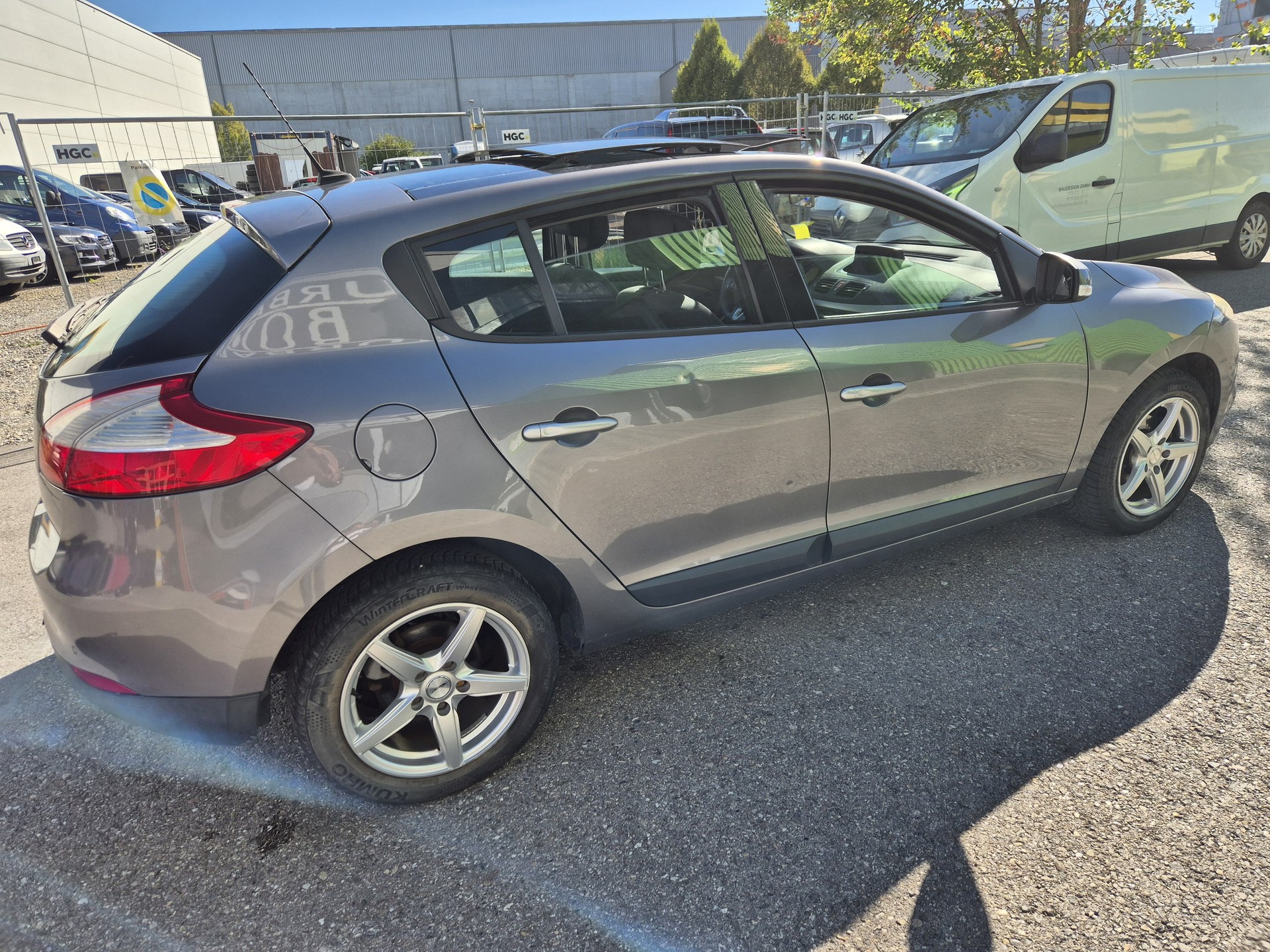 RENAULT Mégane 2.0 16V Privilège CVT-image-6