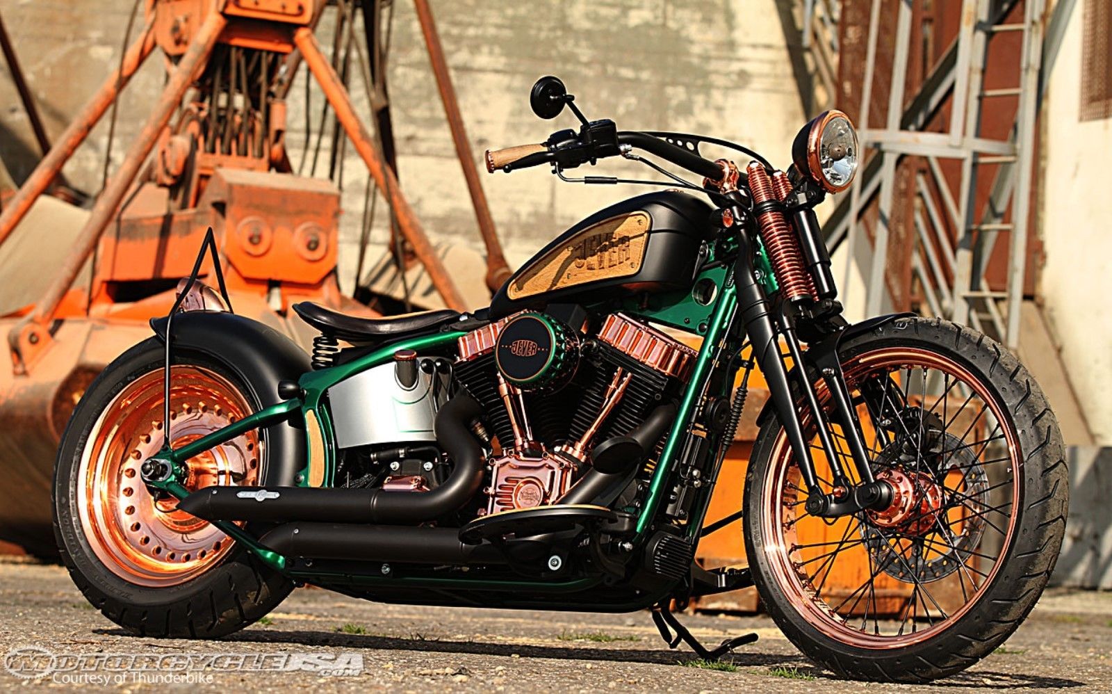 HARLEY-DAVIDSON Blackline Jever Bike