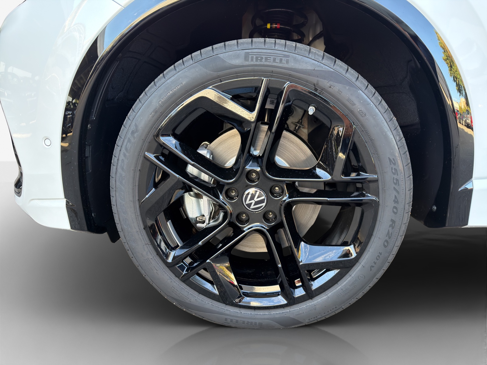 VW Tiguan 2.0 TDI SCR R-Line 4Motion DSG-image-15