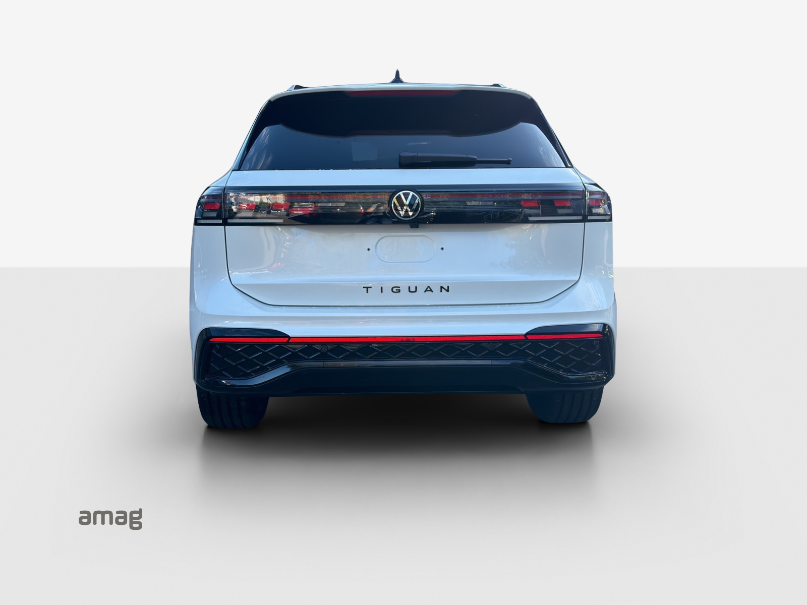 VW Tiguan 2.0 TDI SCR R-Line 4Motion DSG-image-3