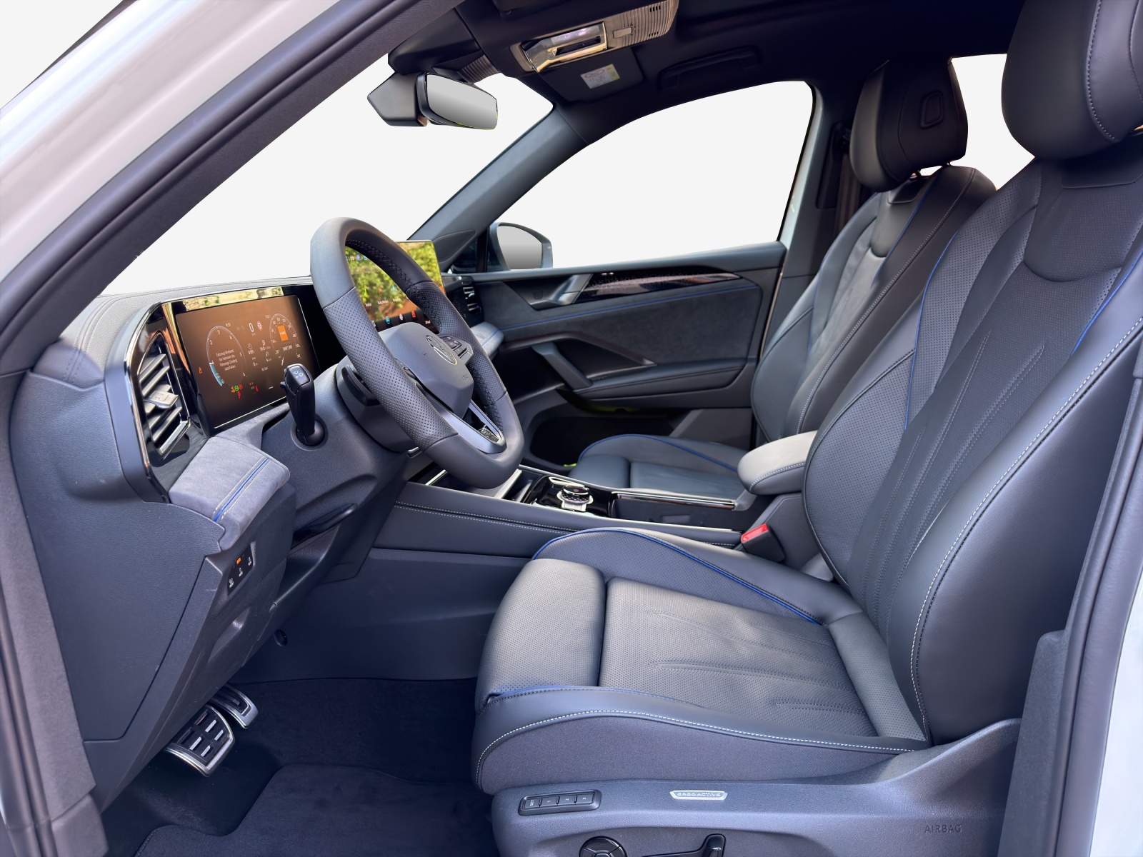VW Tiguan 2.0 TDI SCR R-Line 4Motion DSG-image-7