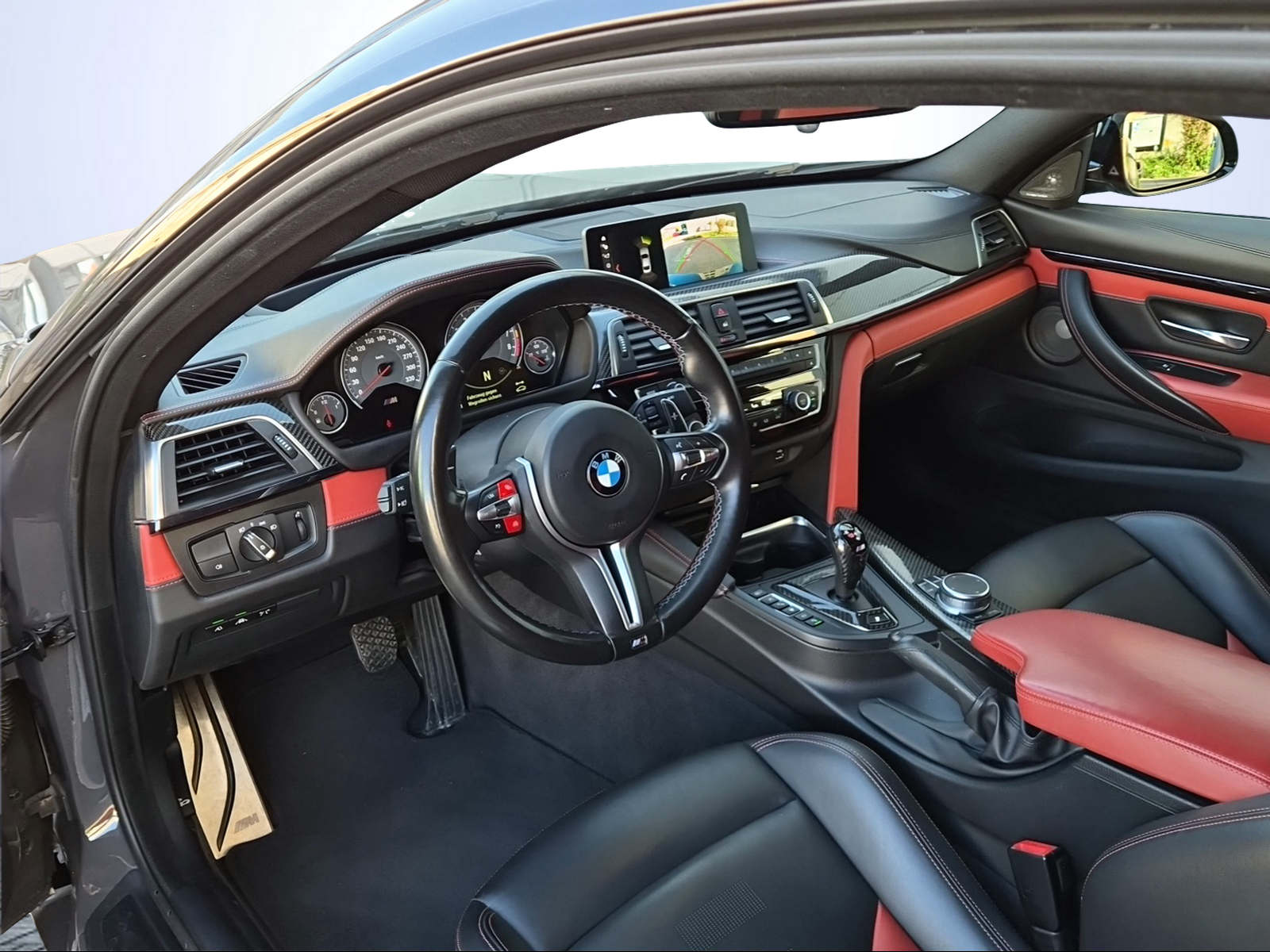 BMW M4 Coupé Competition DKG-image-9