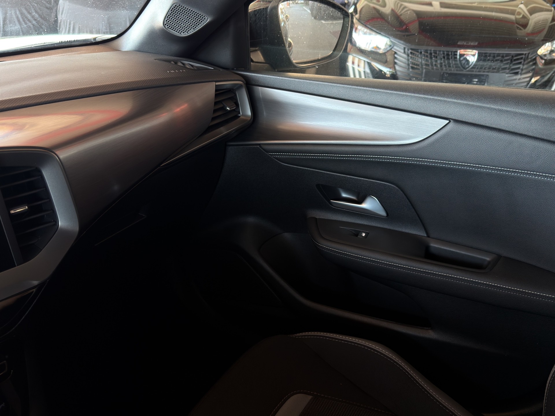 OPEL MOKKA 1.2 Hybrid 145 GS e-DCT6-image-41