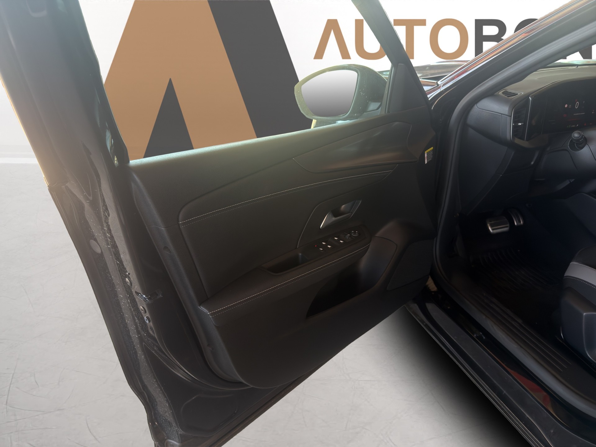 OPEL MOKKA 1.2 Hybrid 145 GS e-DCT6-image-10