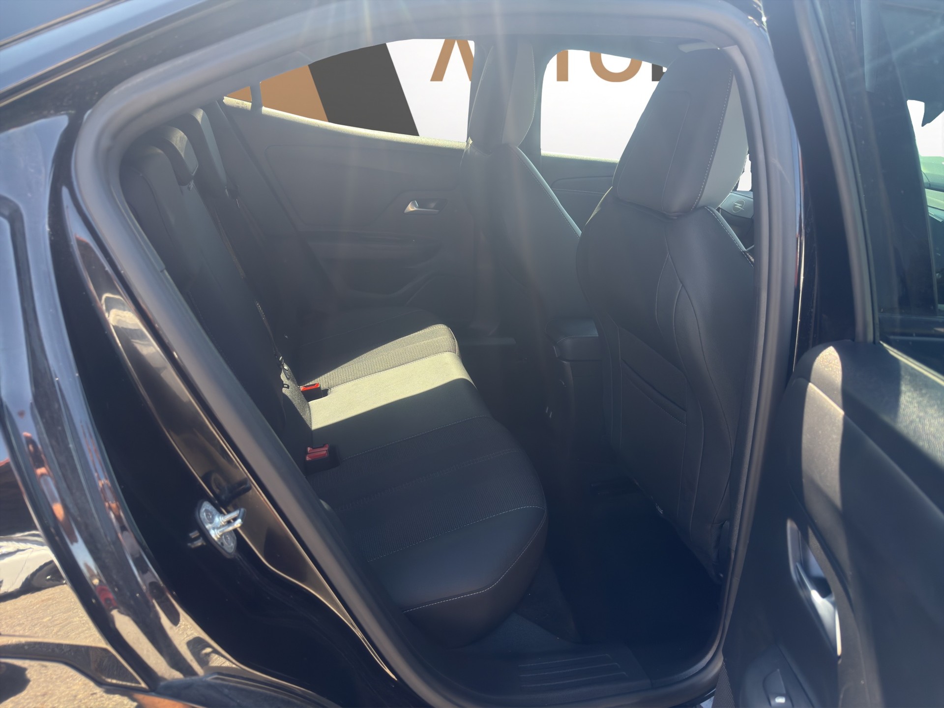 OPEL MOKKA 1.2 Hybrid 145 GS e-DCT6-image-15