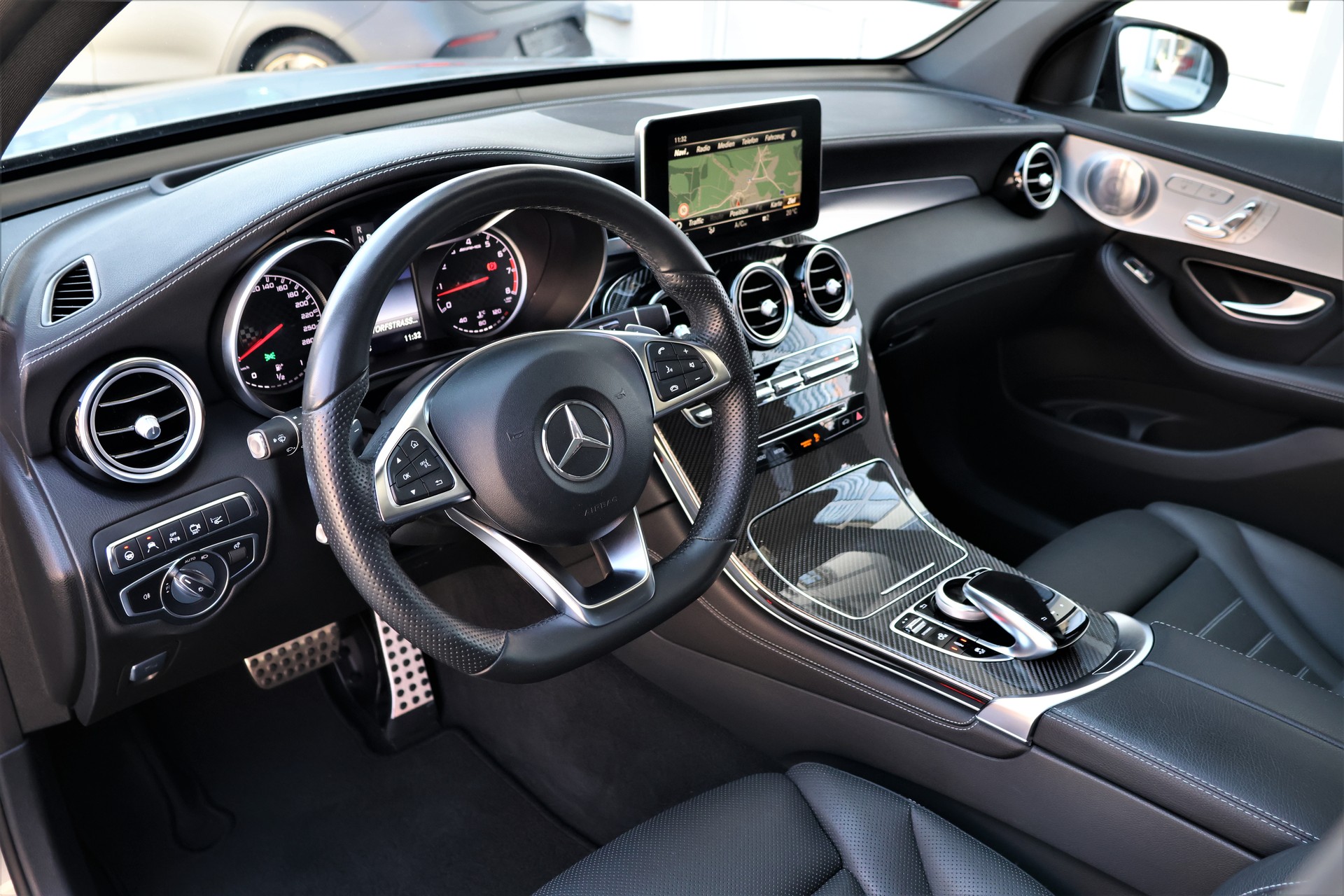 MERCEDES-BENZ GLC Coupé 43 AMG 4Matic 9G-Tronic (CH)-image-9