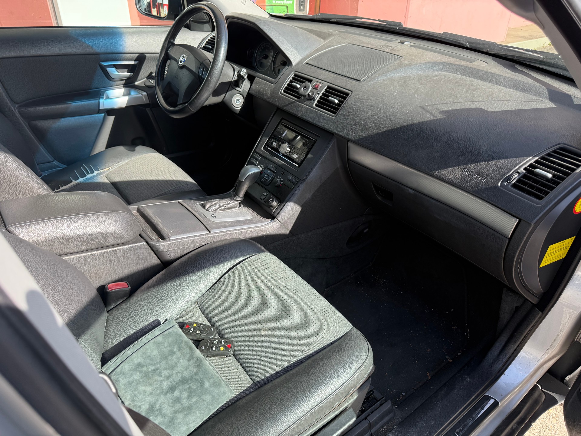 VOLVO XC90 2.4D(D5) AWD Summum-image-9