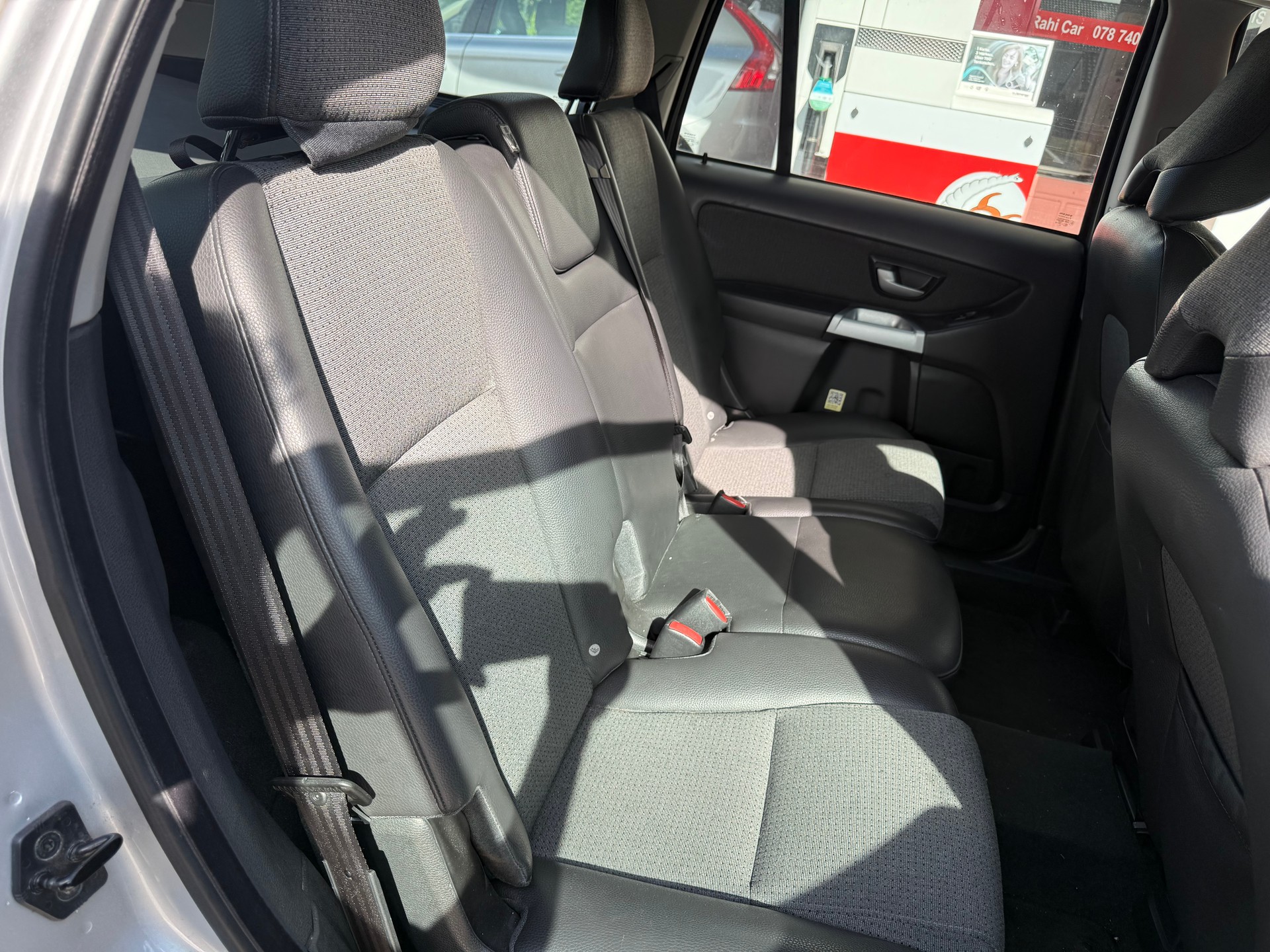 VOLVO XC90 2.4D(D5) AWD Summum-image-8