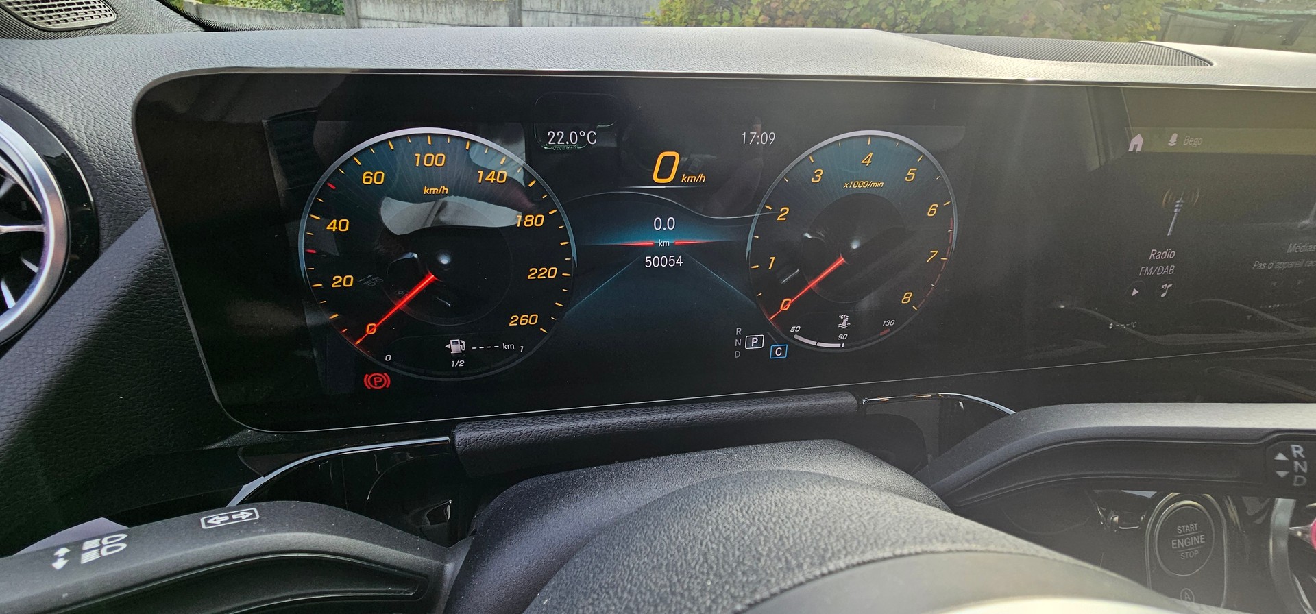 MERCEDES-BENZ GLA 250 AMG Line 4matic-image-2
