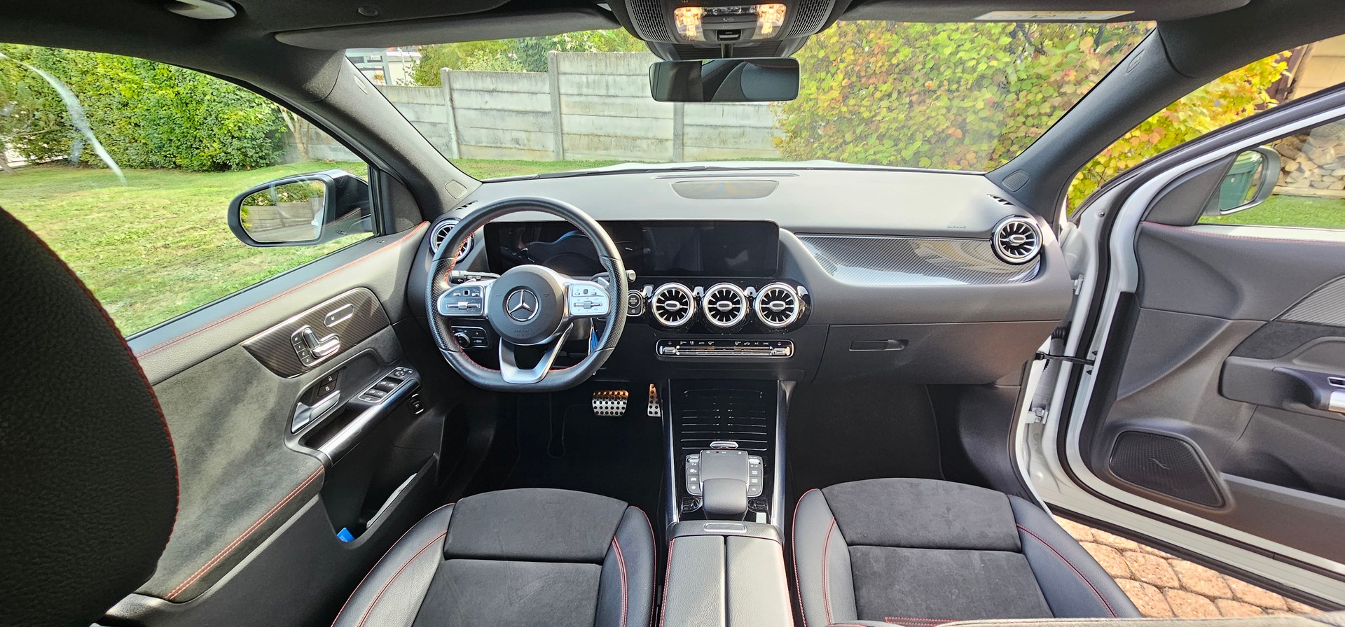 MERCEDES-BENZ GLA 250 AMG Line 4matic-image-5