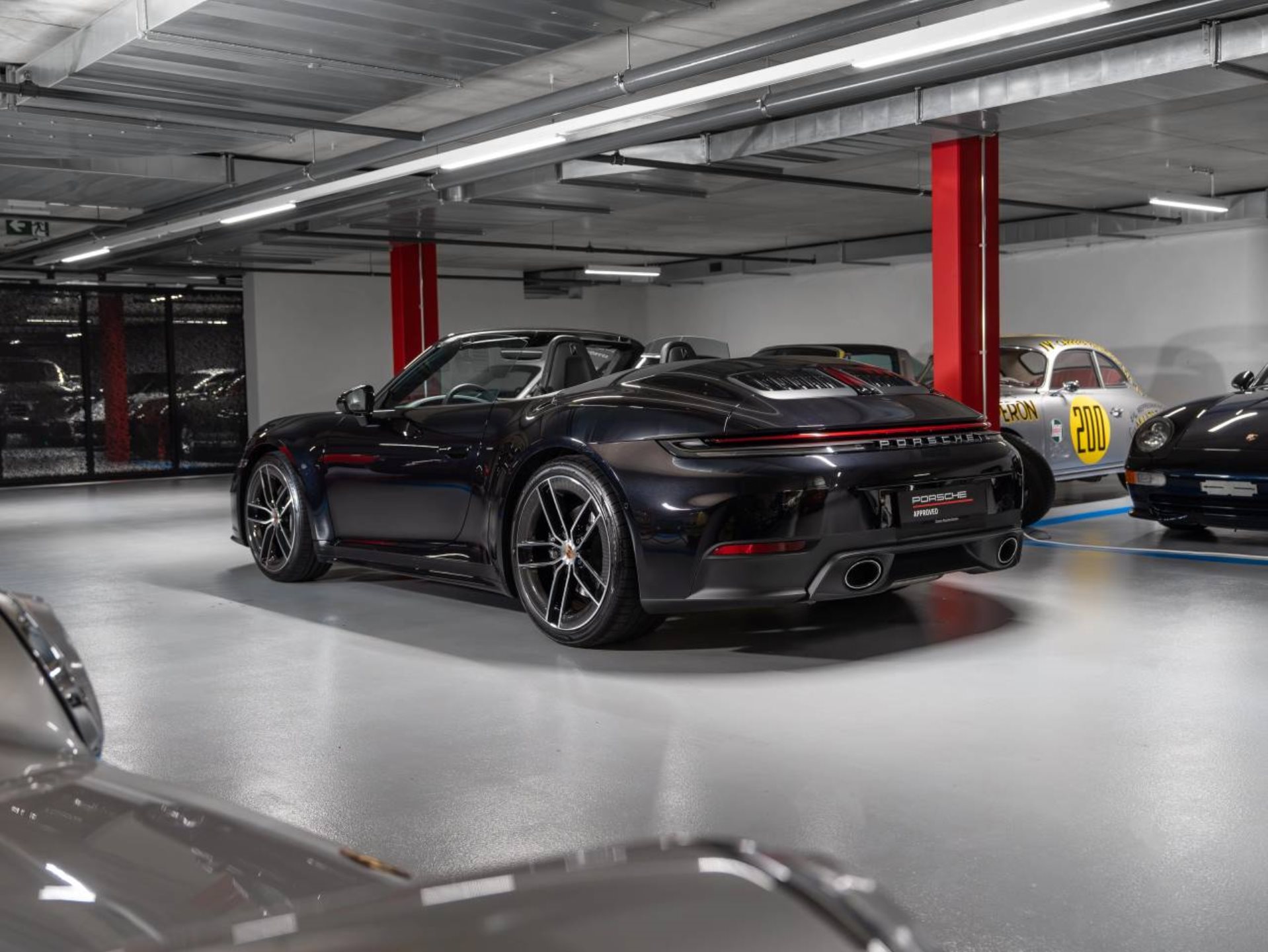 PORSCHE 911 Carrera Cabriolet-image-6
