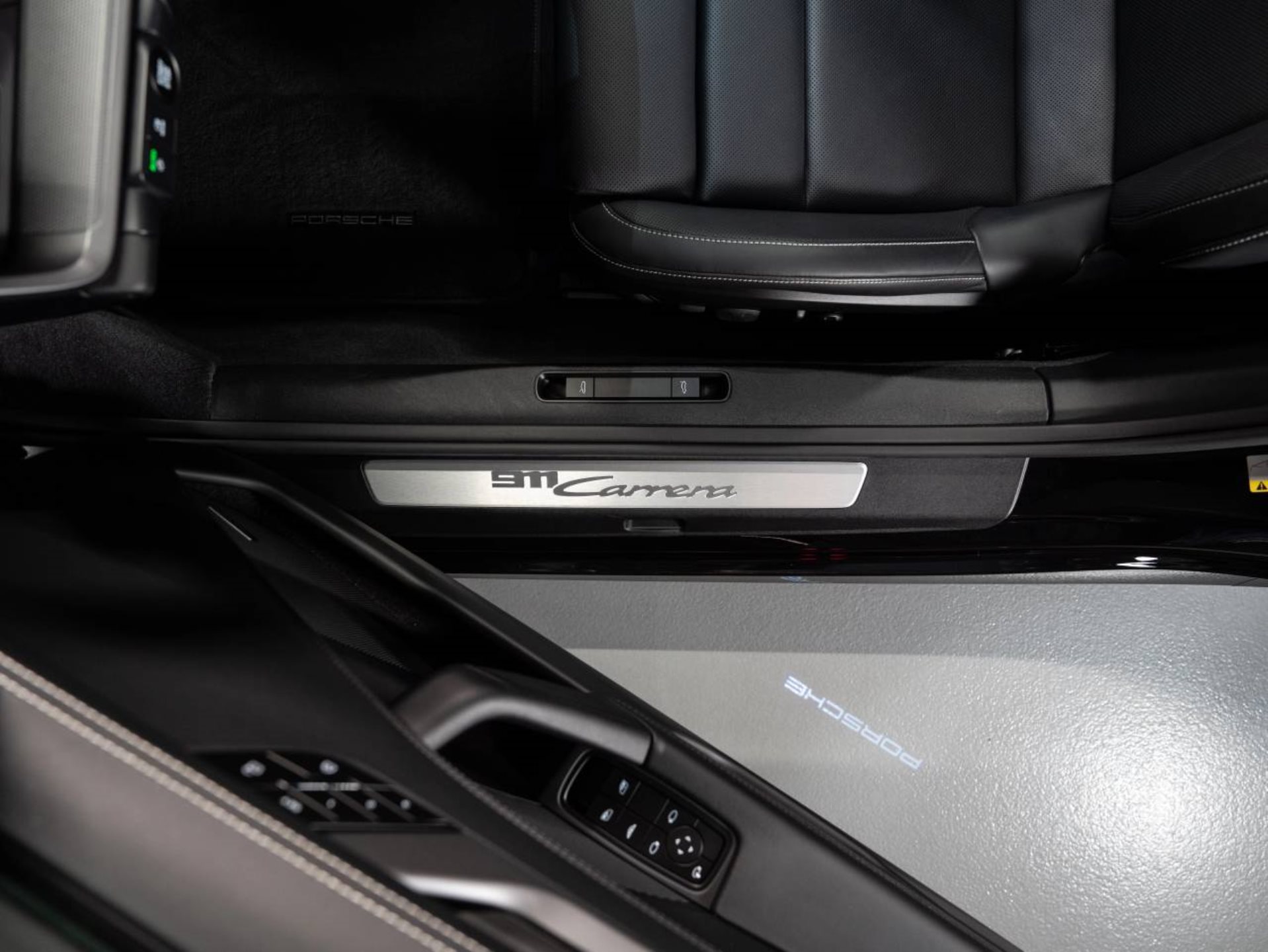 PORSCHE 911 Carrera Cabriolet-image-19