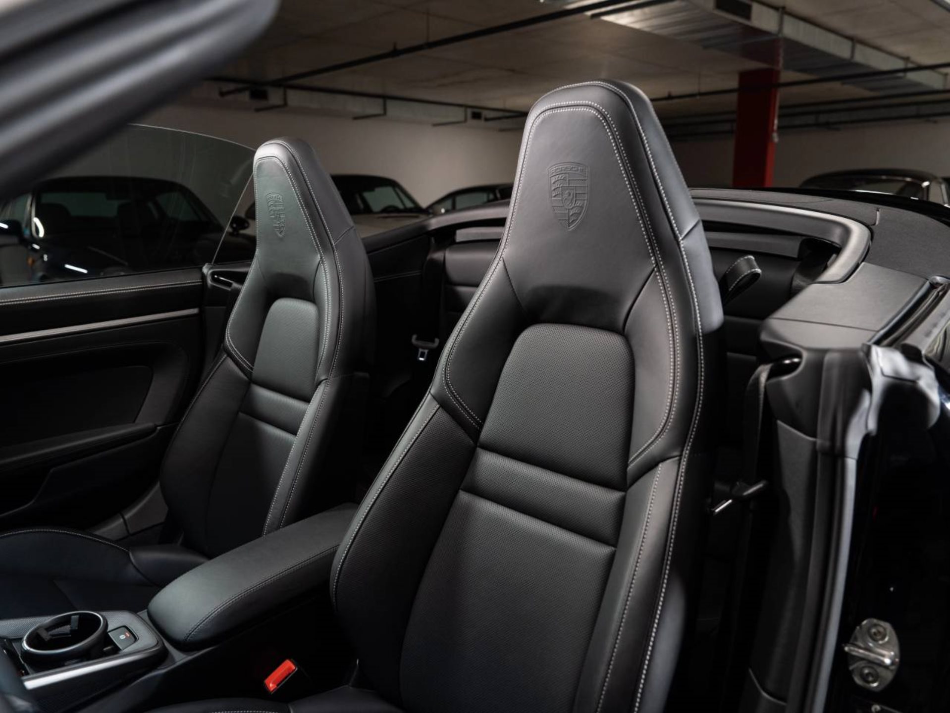 PORSCHE 911 Carrera Cabriolet-image-9