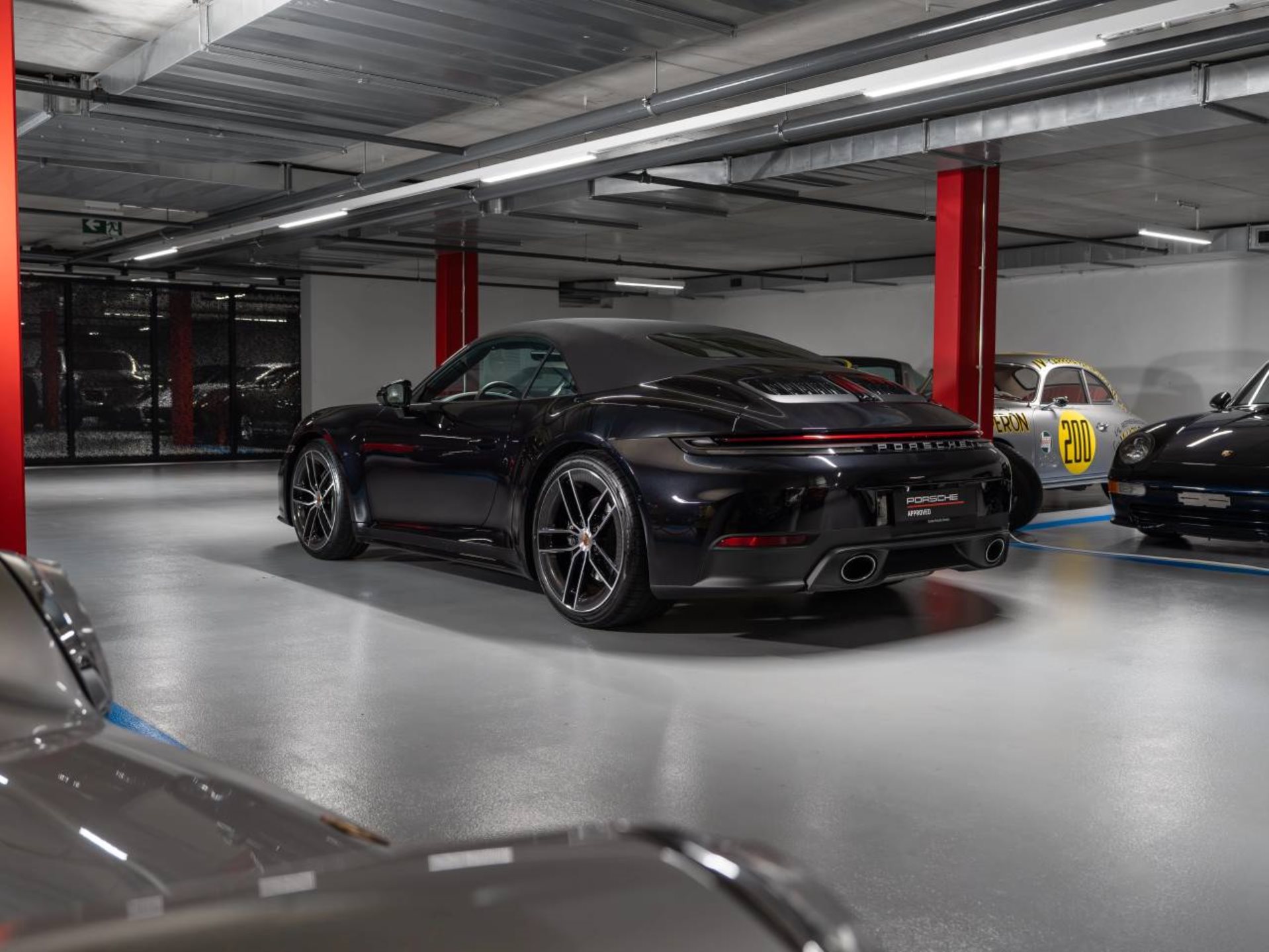 PORSCHE 911 Carrera Cabriolet-image-7