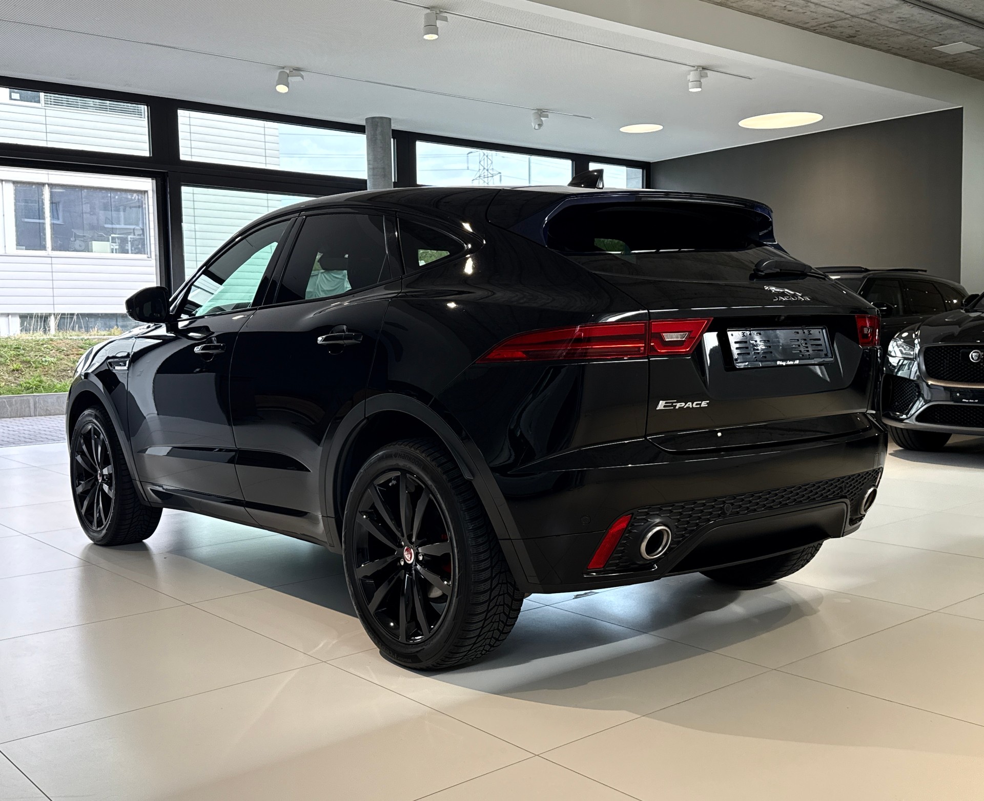JAGUAR E-Pace 2.0d D180 R-Dynamic S AWD Automatik-image-23