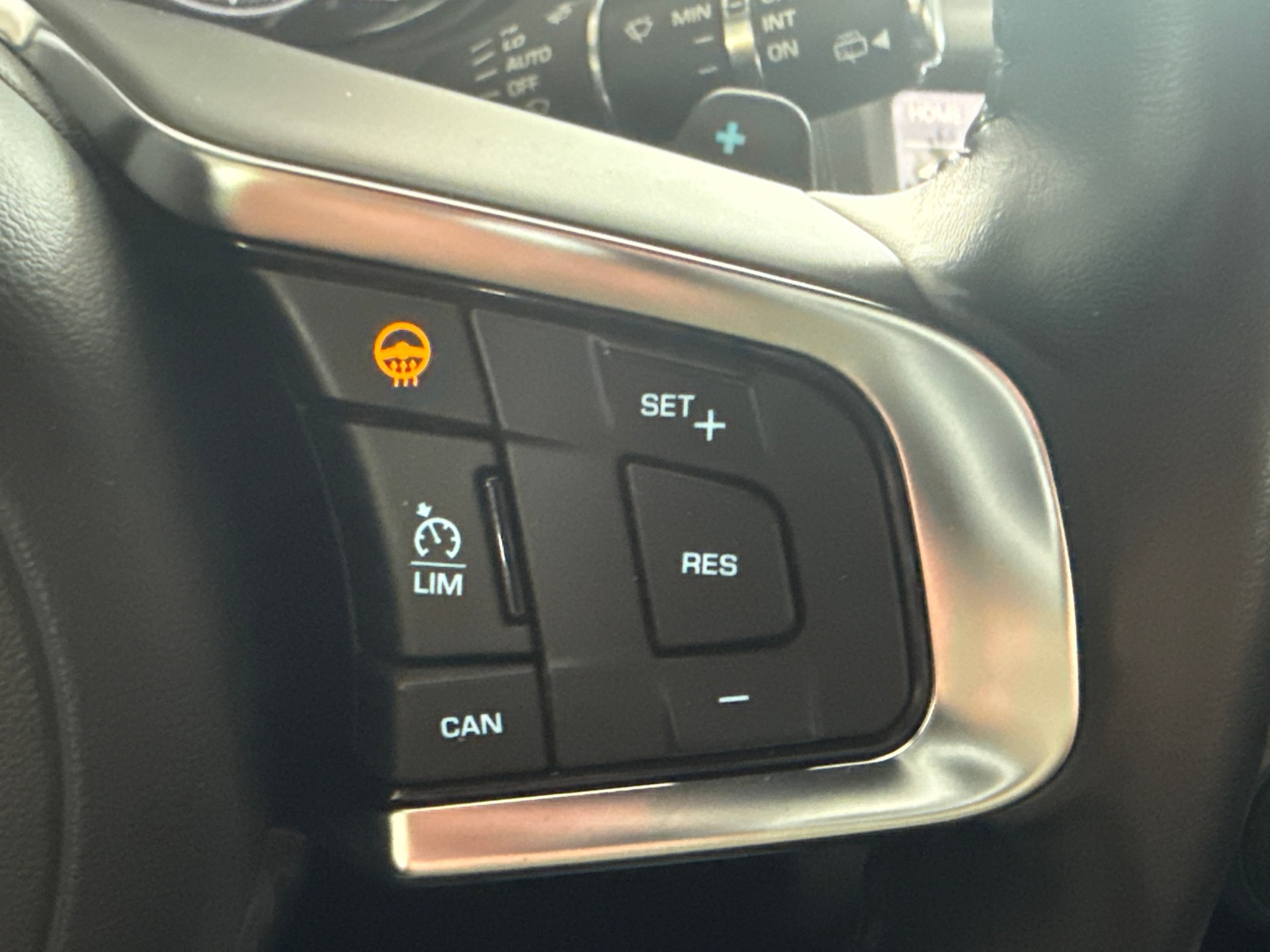 JAGUAR E-Pace 2.0d D180 R-Dynamic S AWD Automatik-image-10