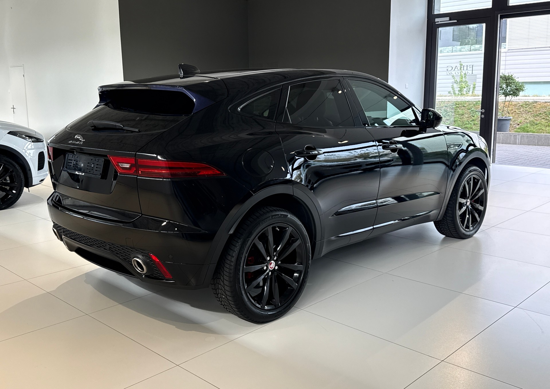 JAGUAR E-Pace 2.0d D180 R-Dynamic S AWD Automatik-image-26