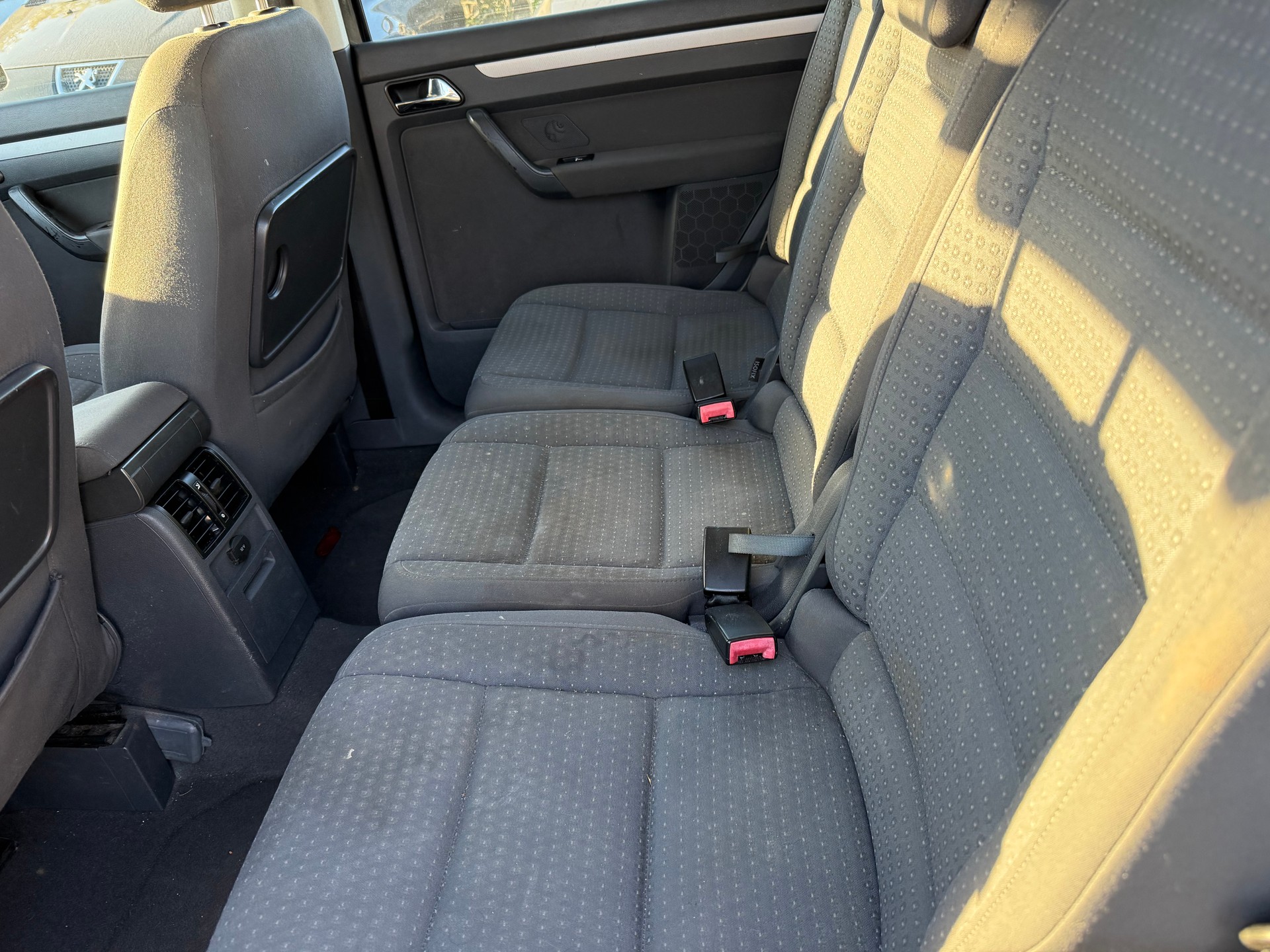 VW Touran 2.0 TDI Trendline Traveller-image-7