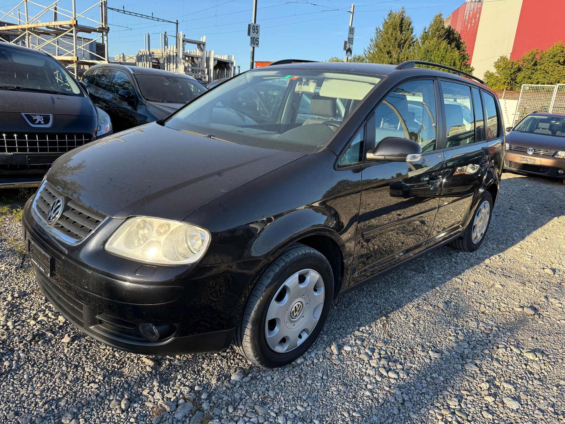 VW Touran 2.0 TDI Trendline Traveller-image-2