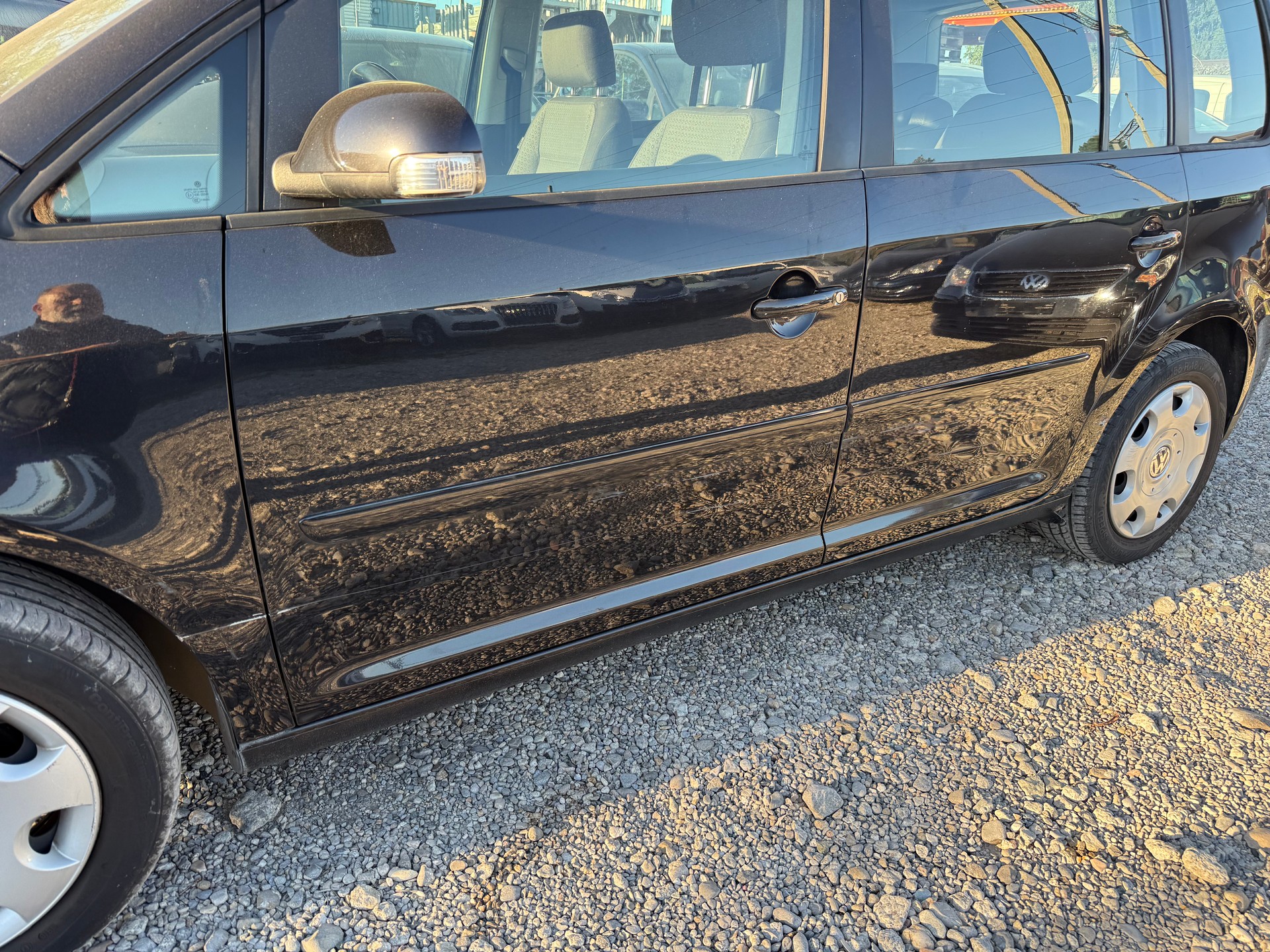 VW Touran 2.0 TDI Trendline Traveller-image-3