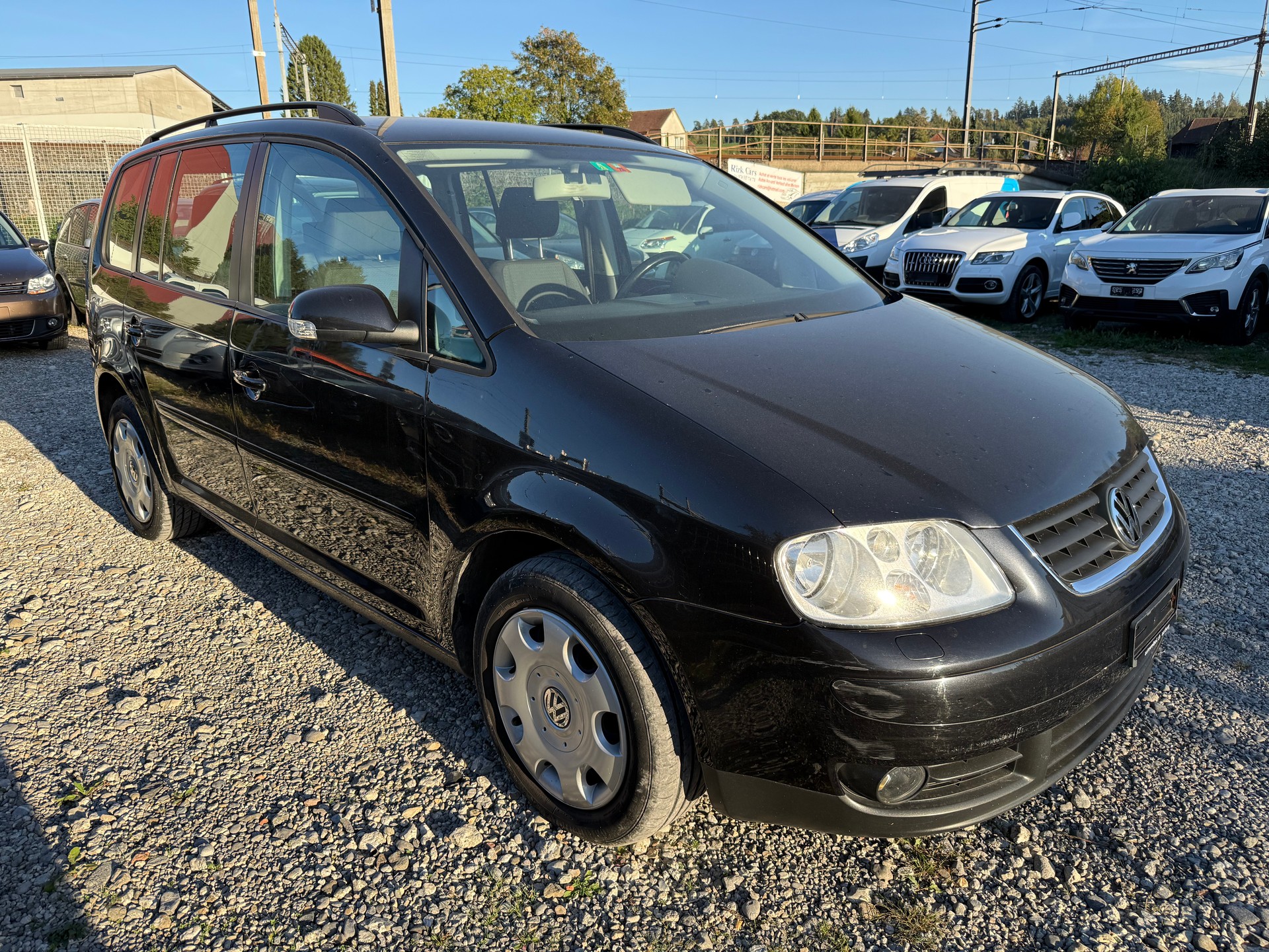 VW Touran 2.0 TDI Trendline Traveller-image-1