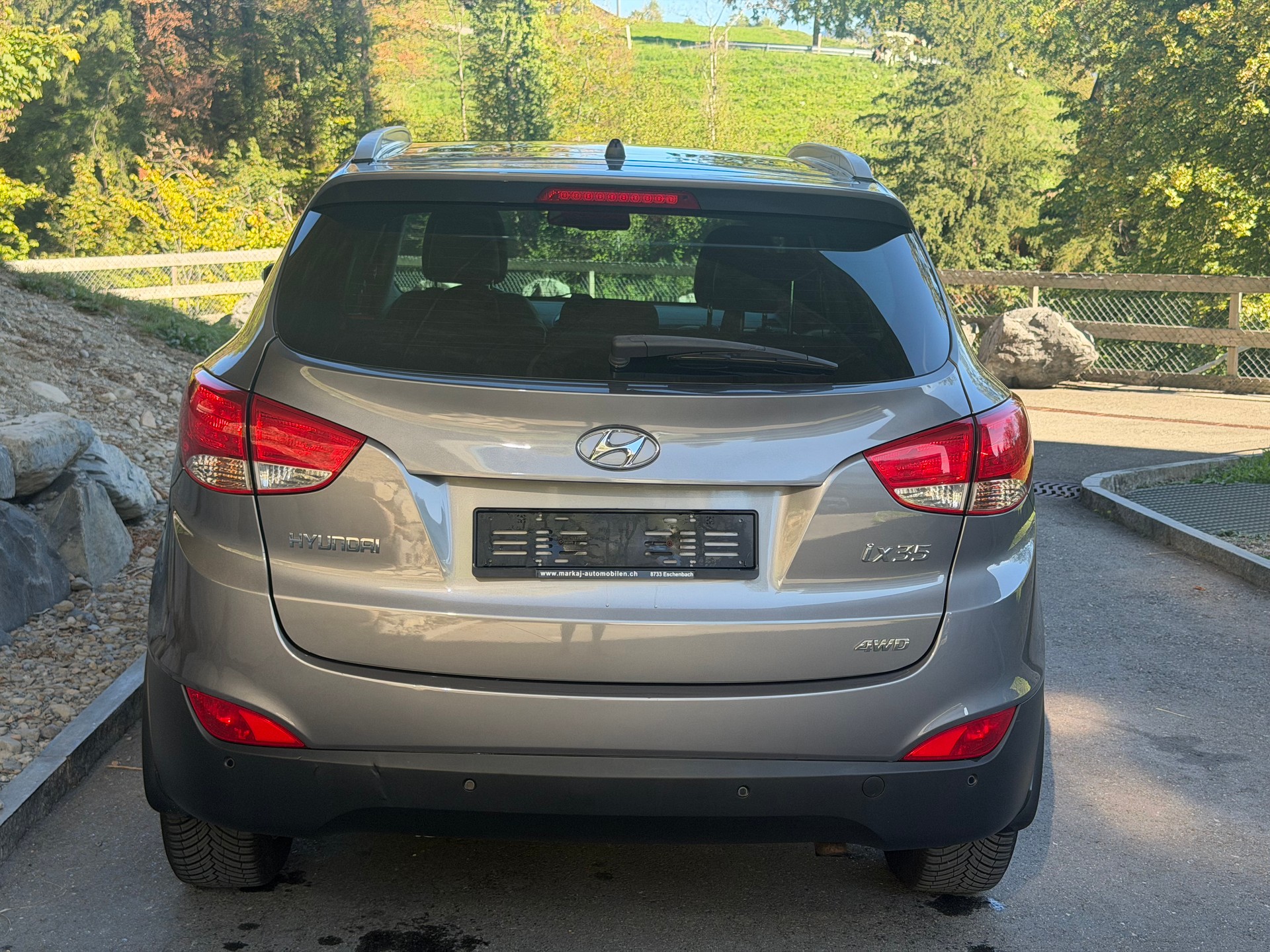 HYUNDAI iX 35 2.0 Premium 4WD Automatic-image-4